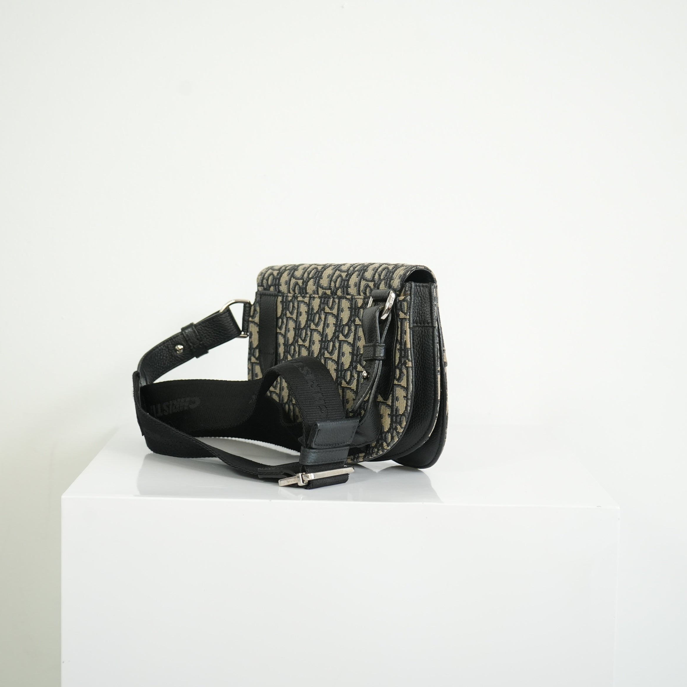 Christian Dior Oblique Saddle Messenger Pouch Bag