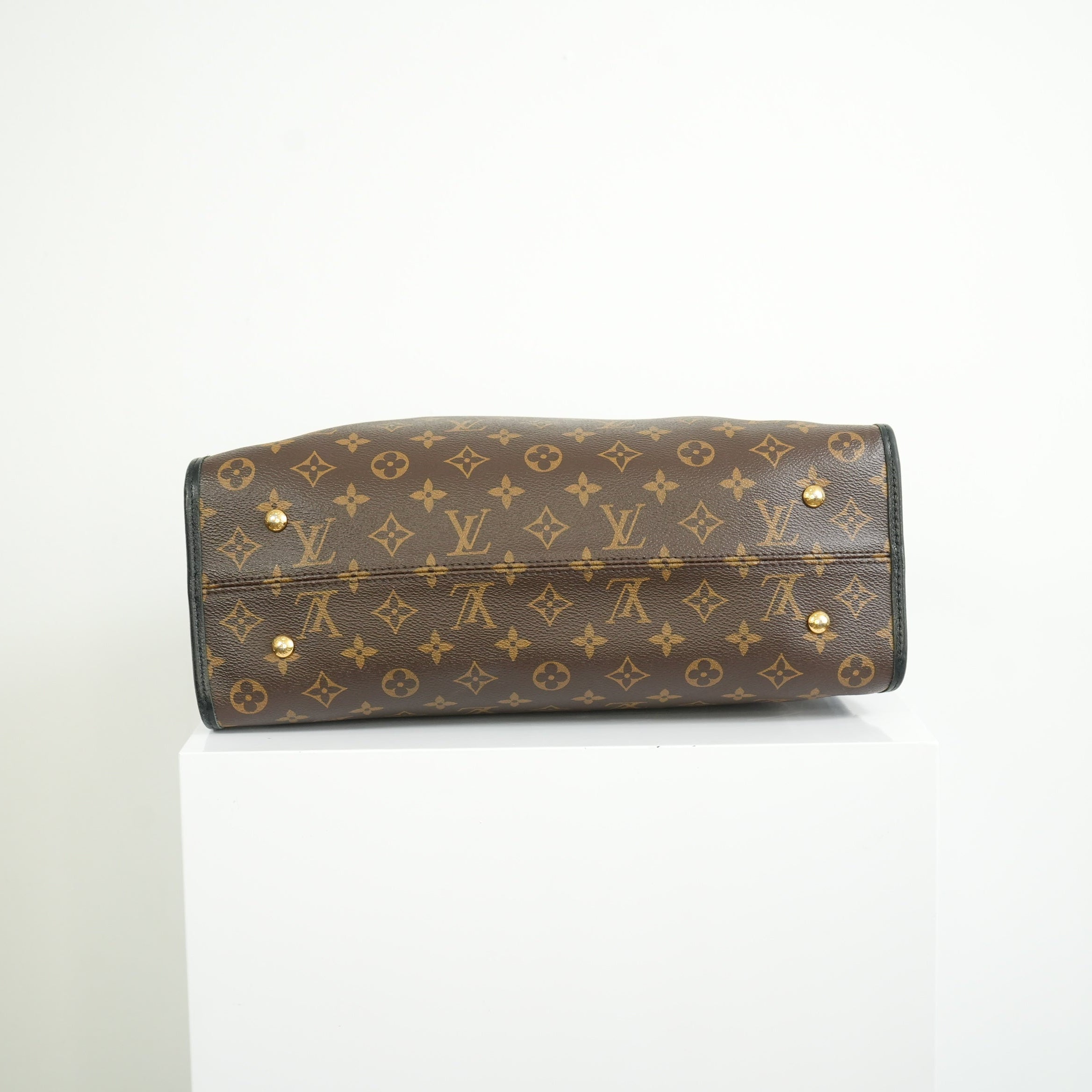 Louis Vuitton Popincourt MM Monogram Bag w/ Gold Padlock full set