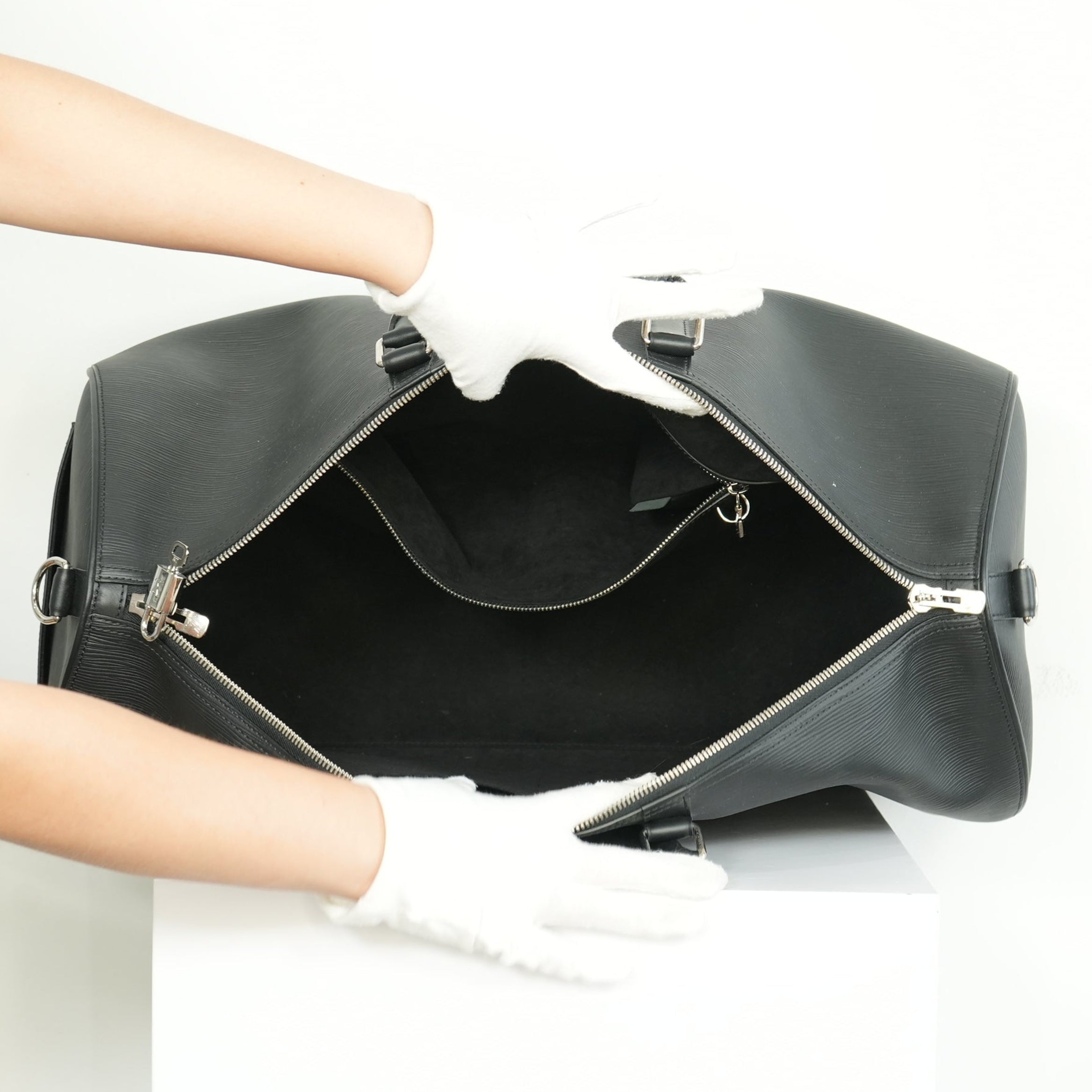 Louis Vuitton Epi Supreme Black Keepall Bando with dust bag