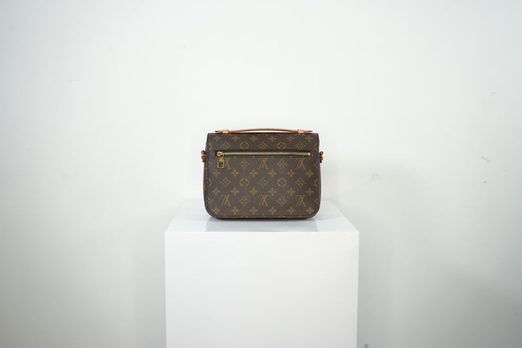 Louis Vuitton Pochette Metis Monogram Bag