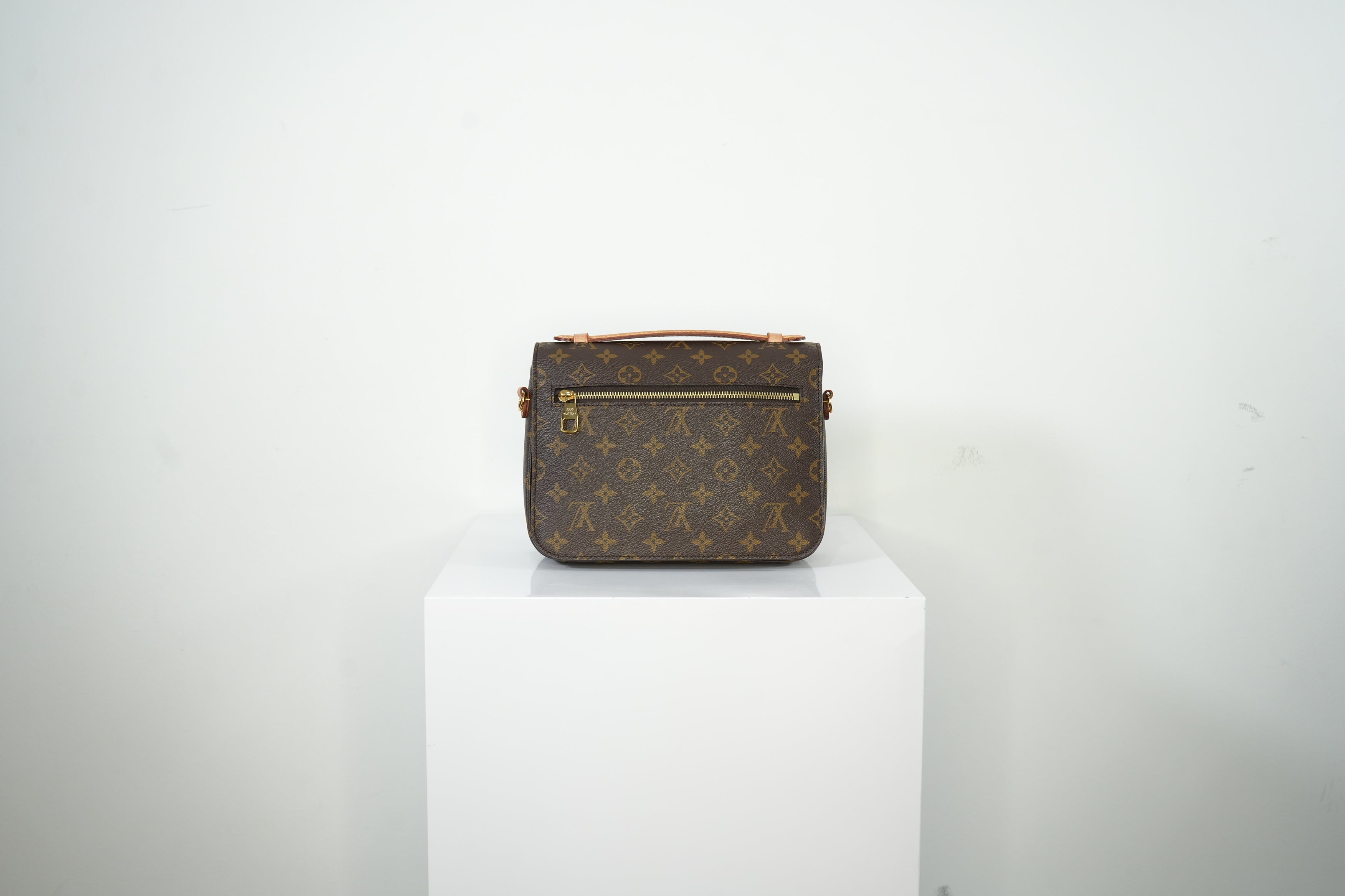 Louis Vuitton Pochette Metis Monogram Bag