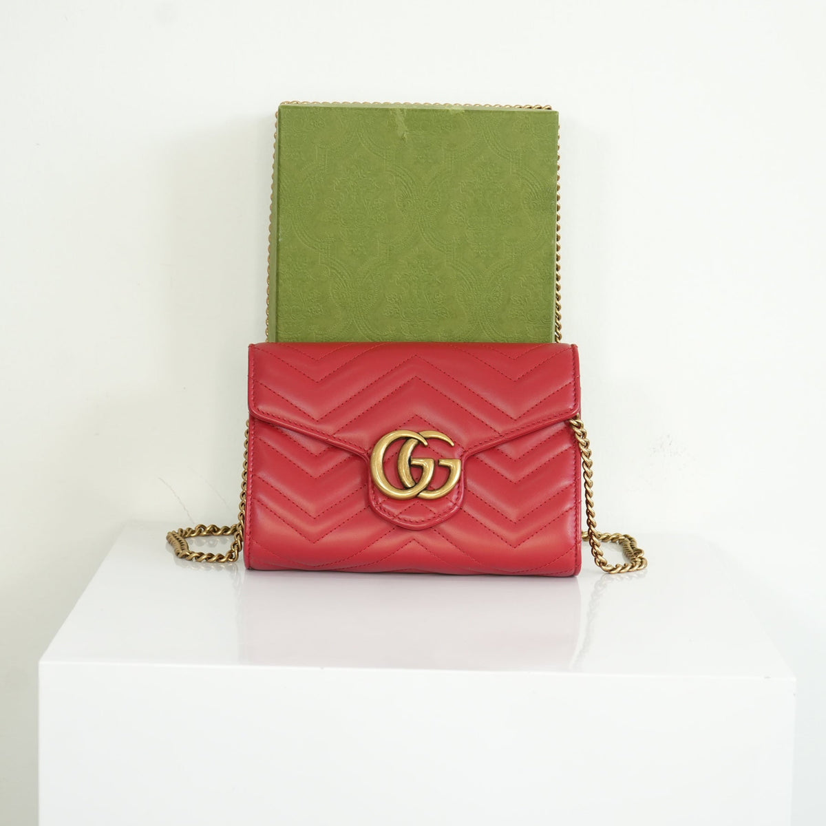 Gucci Marmont Matelasse WOC red
