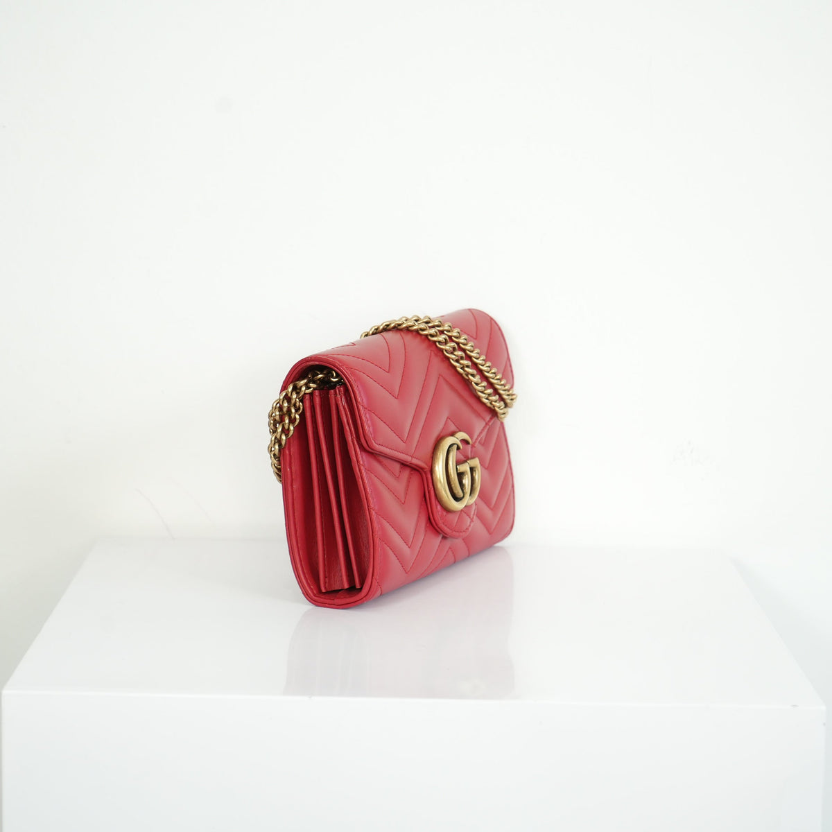 Gucci Marmont Matelasse WOC red
