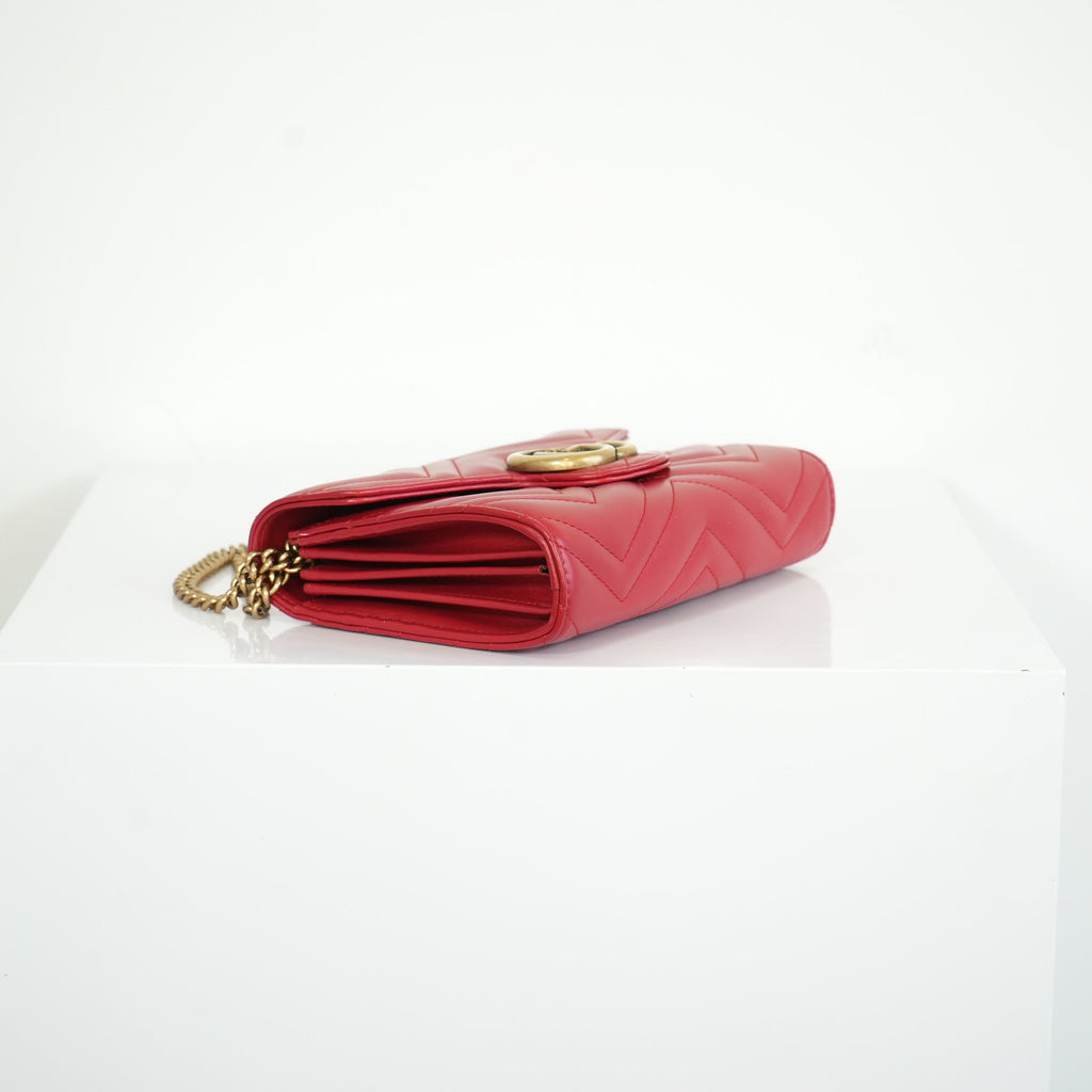 Gucci Marmont Matelasse WOC red