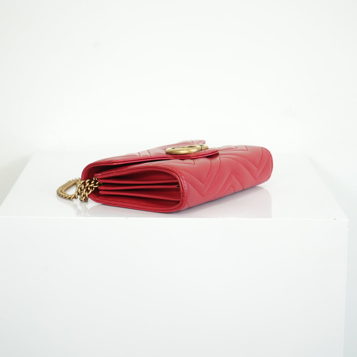 Gucci Marmont Matelasse WOC red