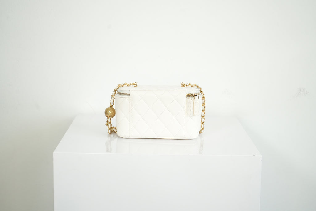 Chanel White Quilted Lambskin Leather Vanity with Dust Bag