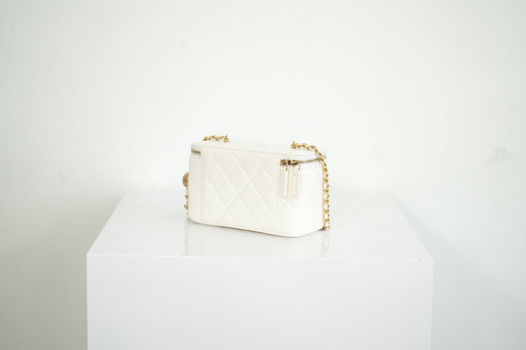 Chanel White Quilted Lambskin Leather Vanity with Dust Bag