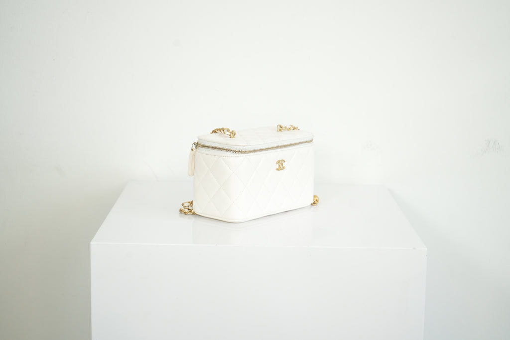 Chanel White Quilted Lambskin Leather Vanity with Dust Bag