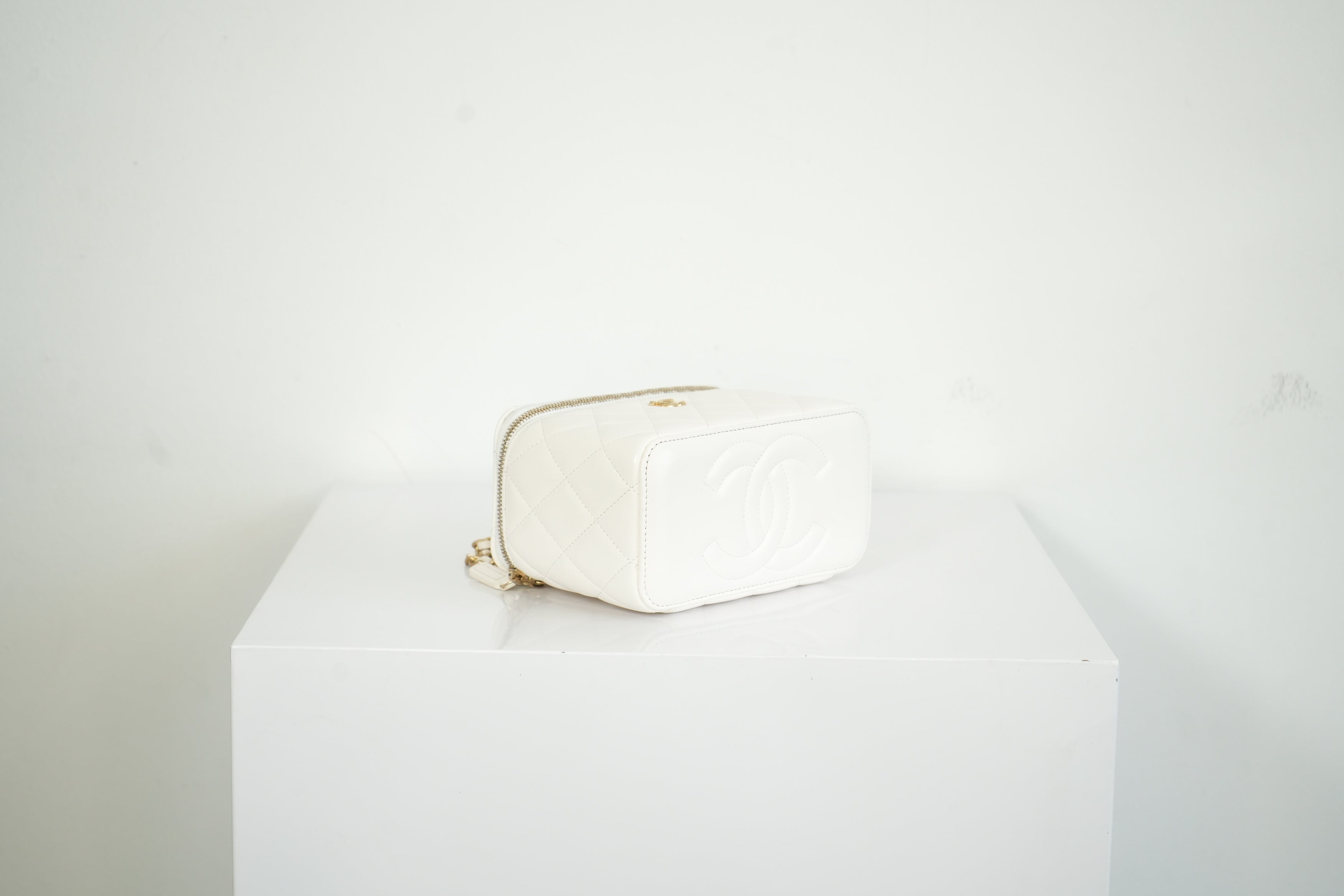 Chanel White Quilted Lambskin Leather Vanity with Dust Bag