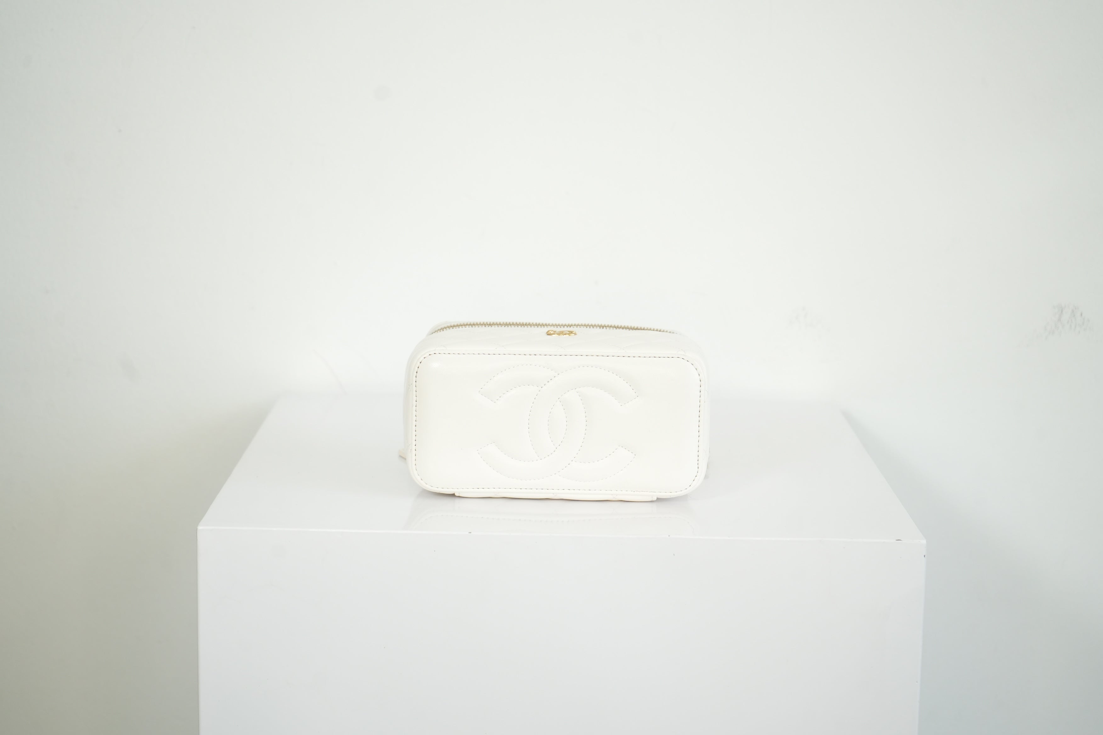 Chanel White Quilted Lambskin Leather Vanity with Dust Bag