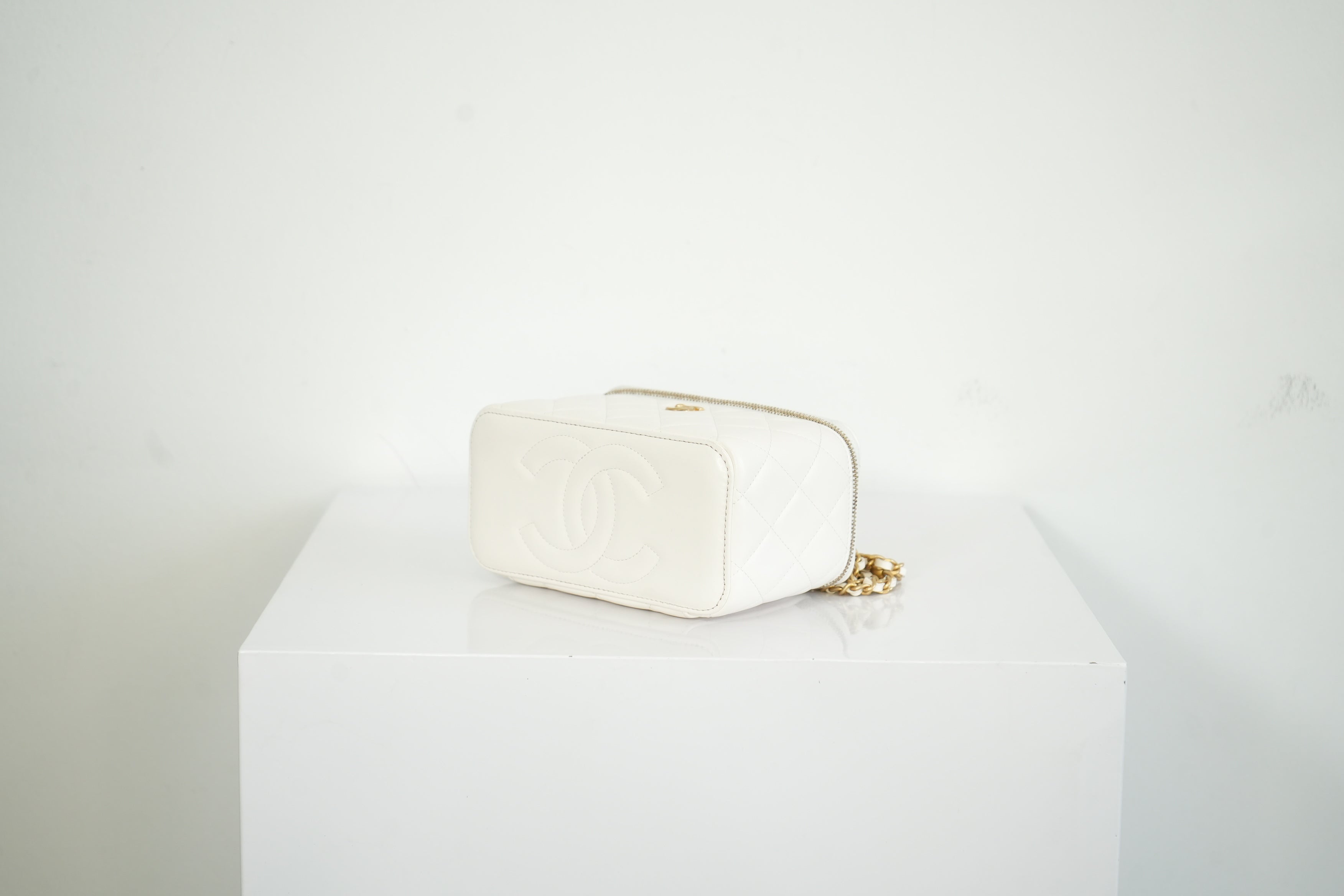 Chanel White Quilted Lambskin Leather Vanity with Dust Bag