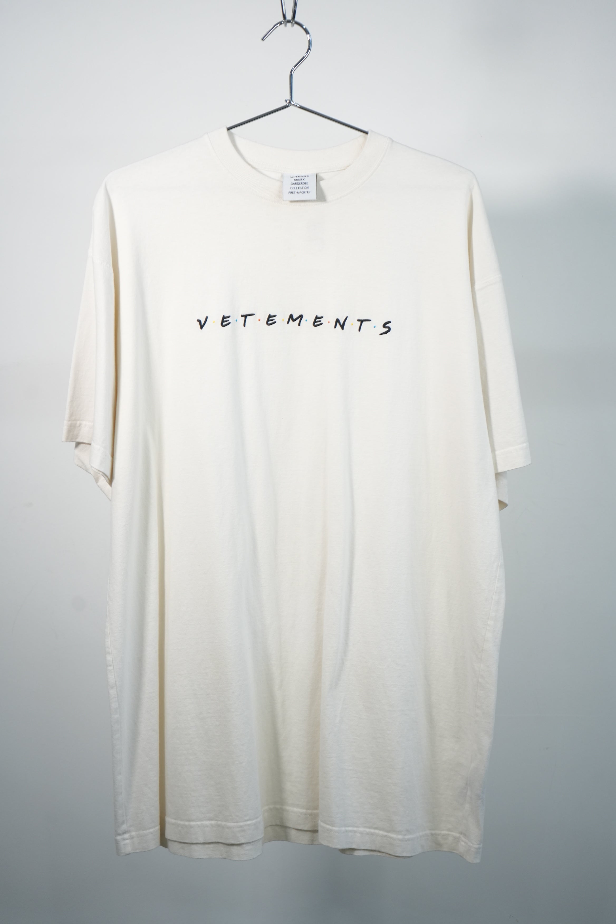 Vetements Garderobe Collection Vetements Friends Logo Tee Shirt White