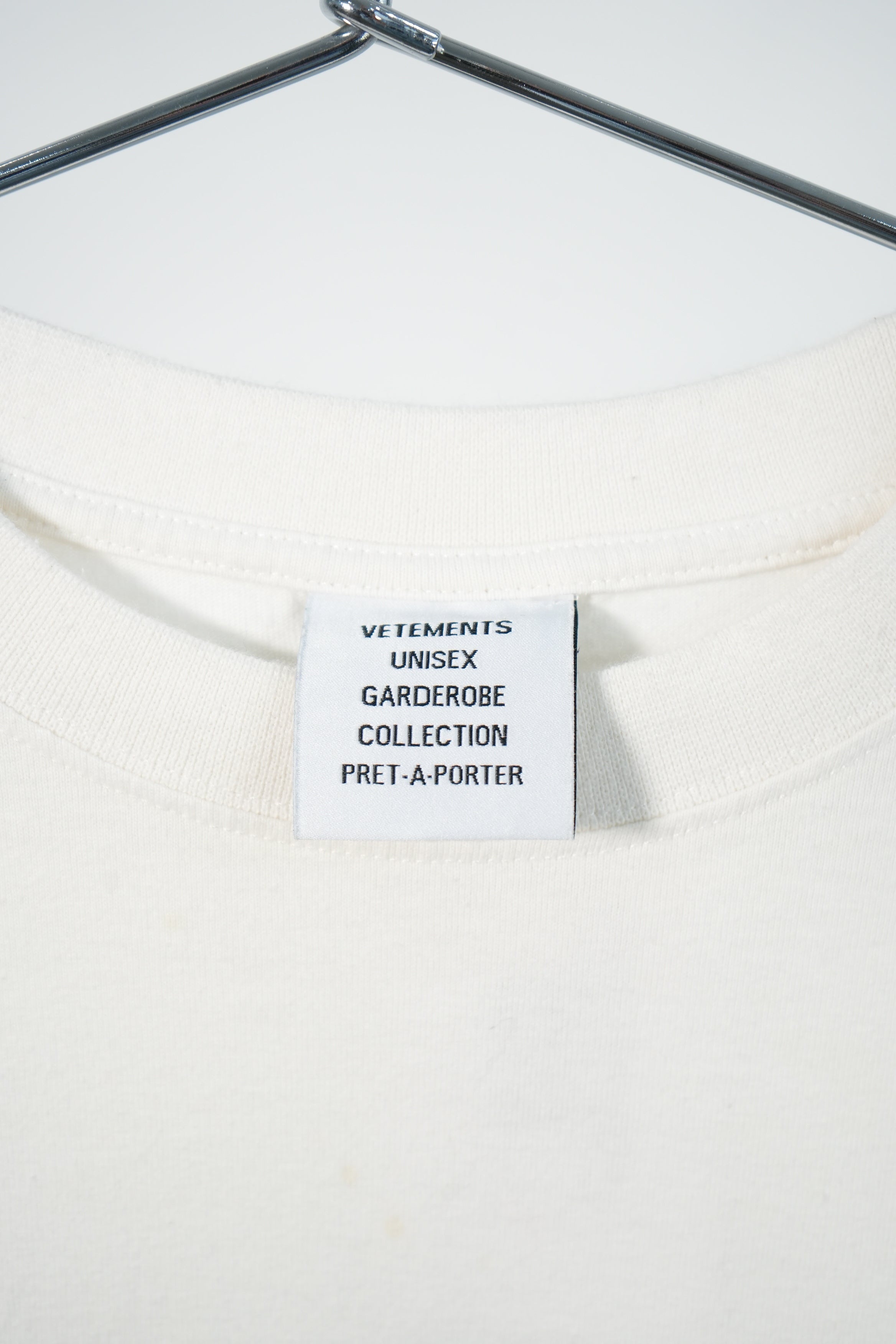 Vetements Garderobe Collection Vetements Friends Logo Tee Shirt White