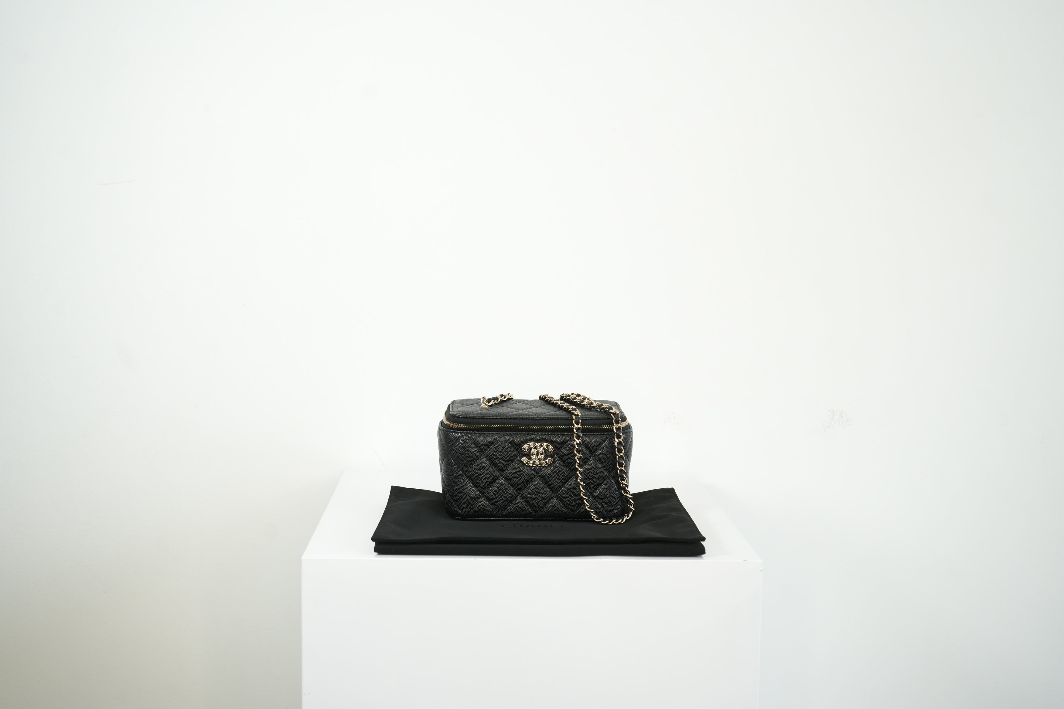 Chanel Black Caviar Vanity (Jewel CC Logo) Full Set