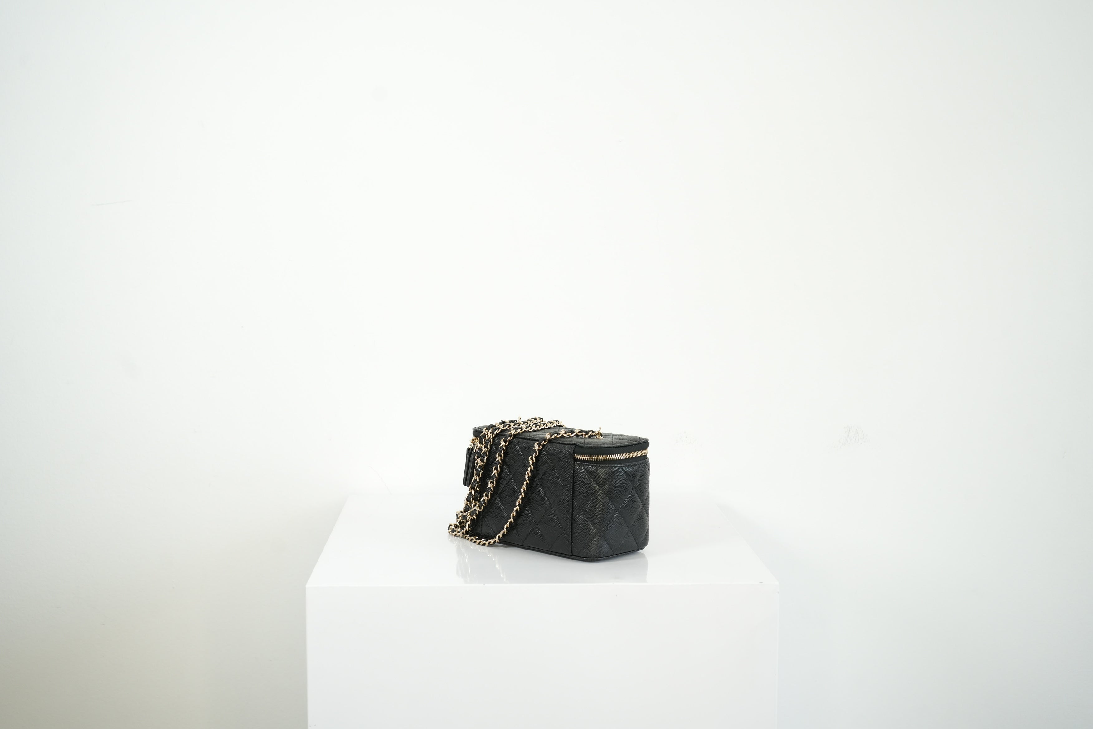 Chanel Black Caviar Vanity (Jewel CC Logo) Full Set