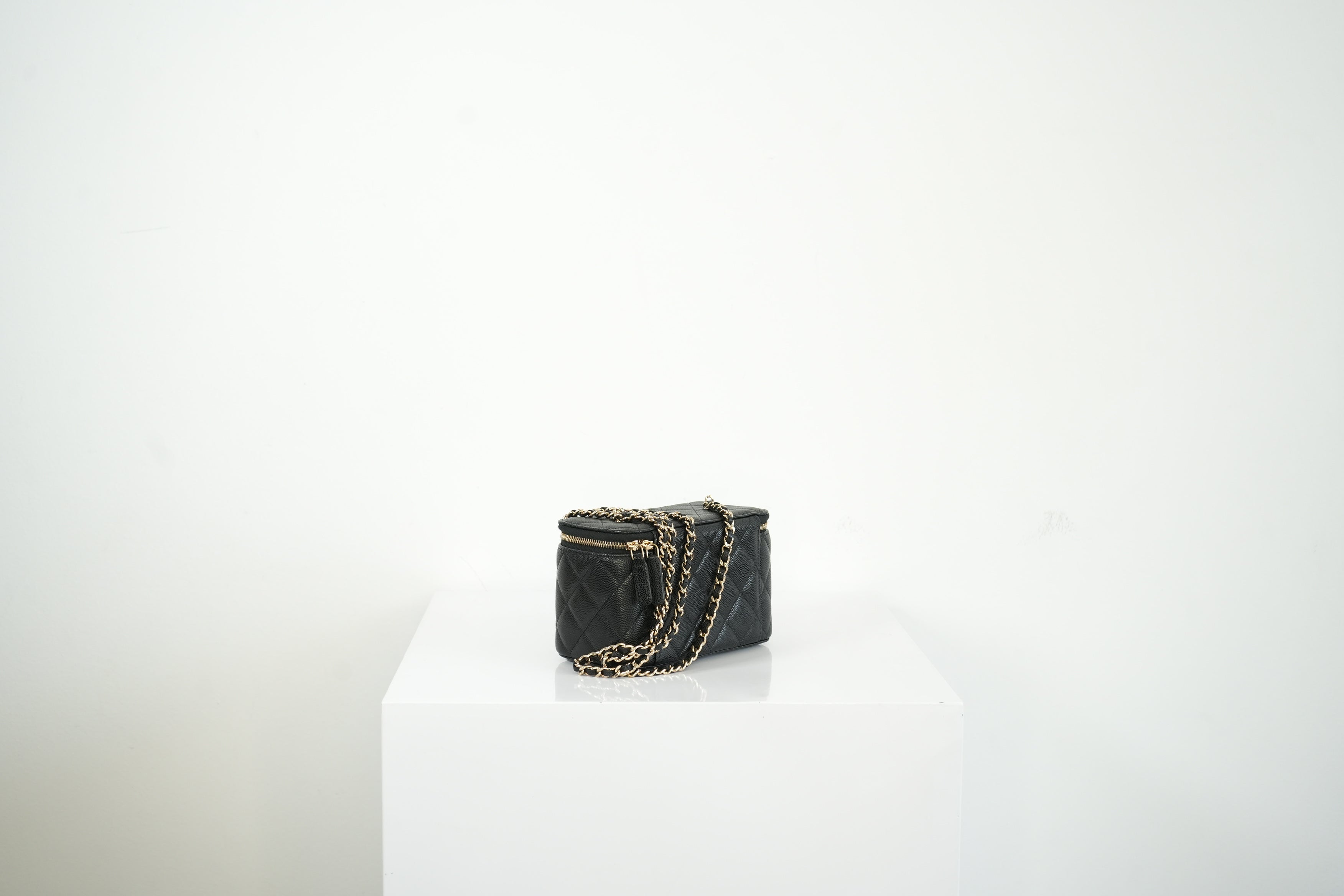 SF EXCLUSIVE: Chanel Black Caviar Vanity (Jewel CC Logo) Full Set