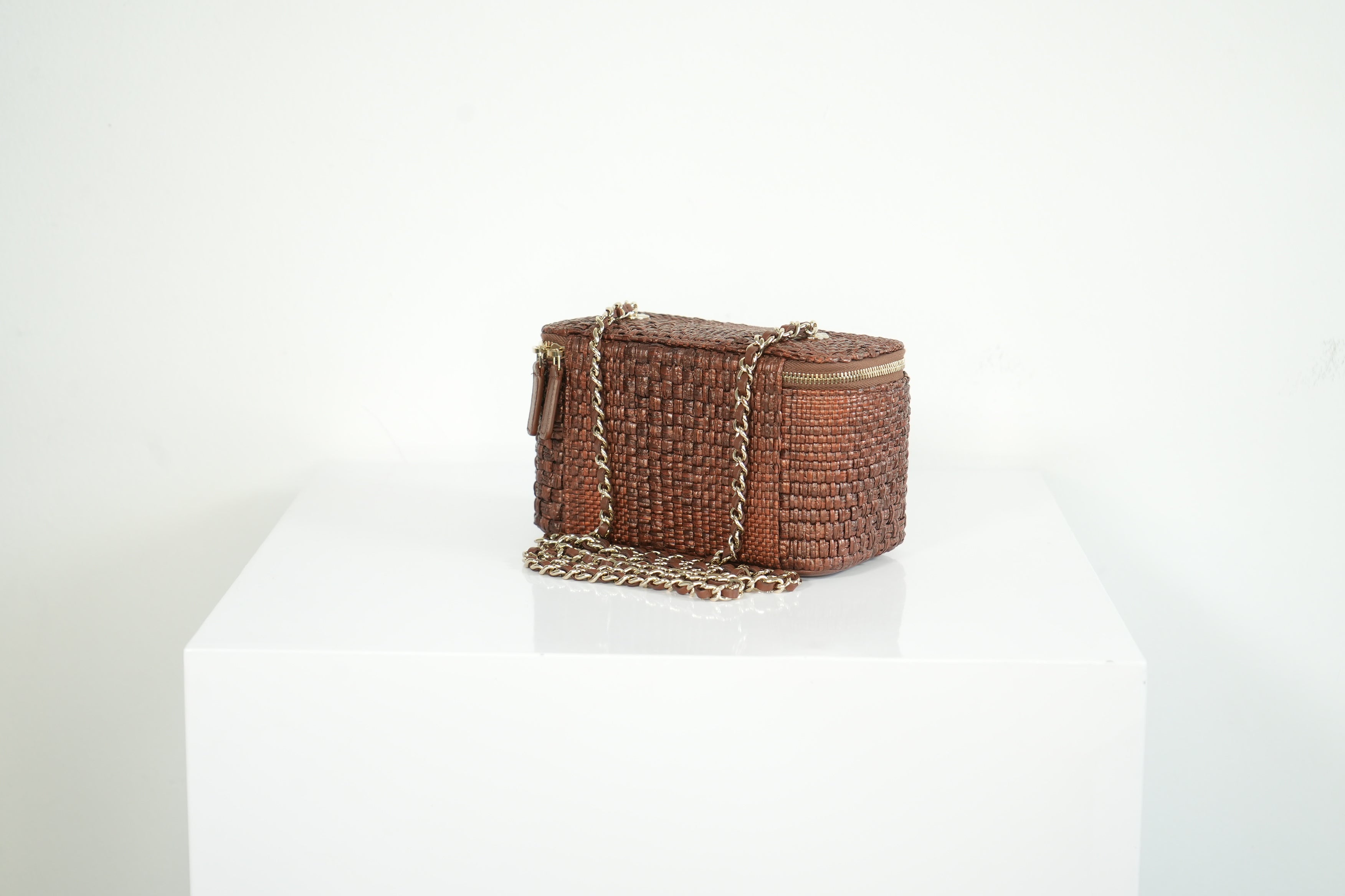 Chanel Classic brown raffia Vanity with chain (full set)