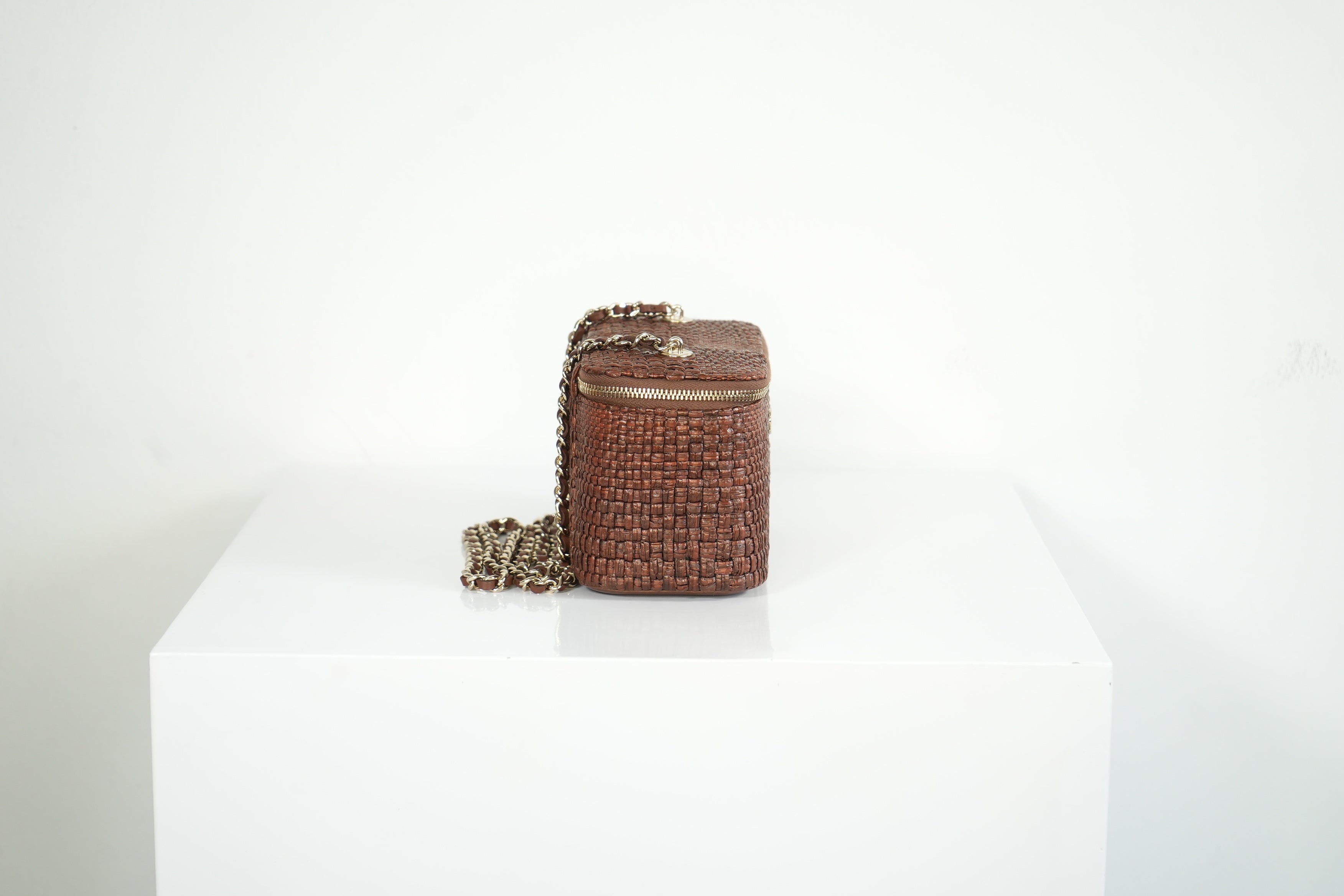 Chanel Classic brown raffia Vanity with chain (full set)