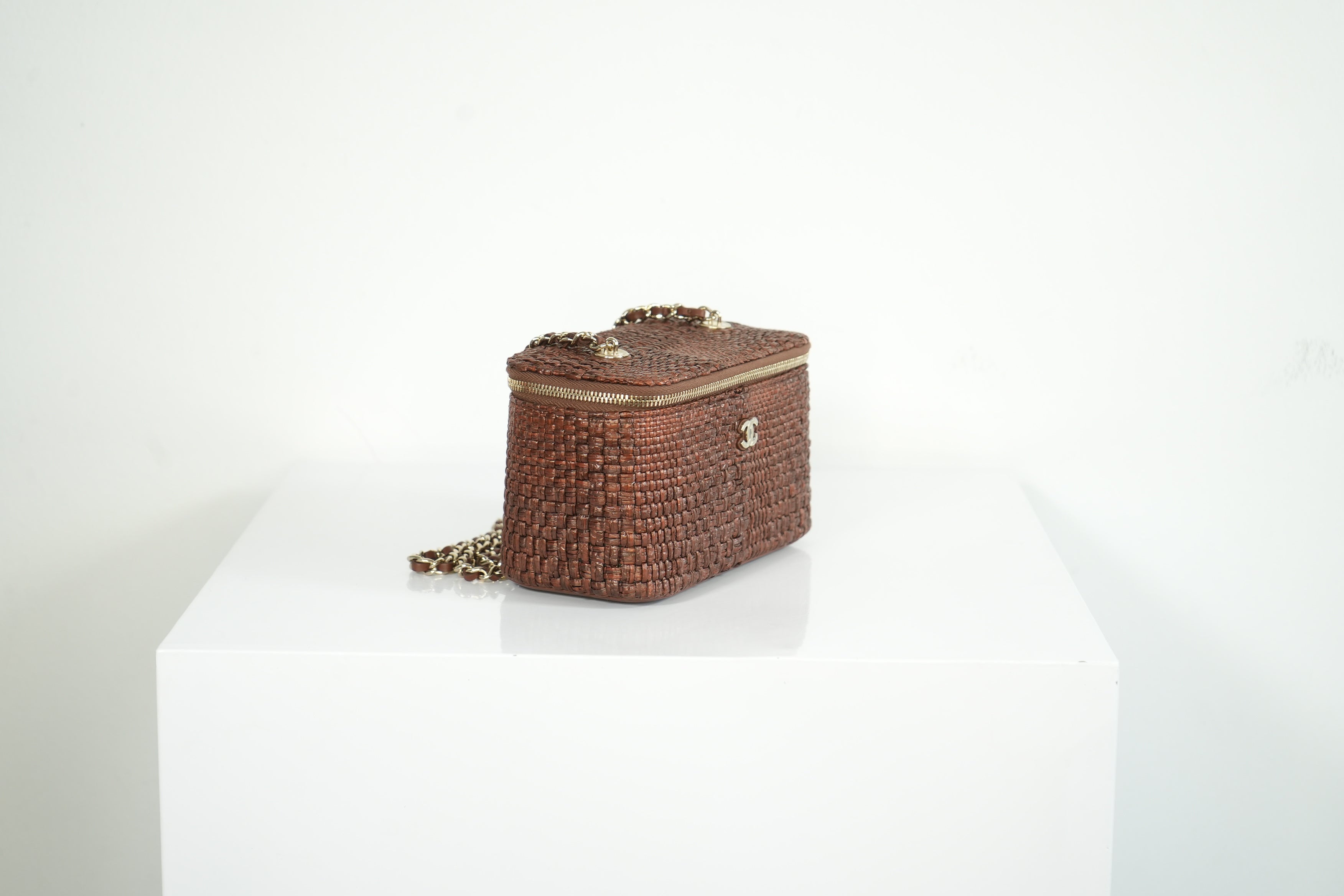Chanel Classic brown raffia Vanity with chain (full set)
