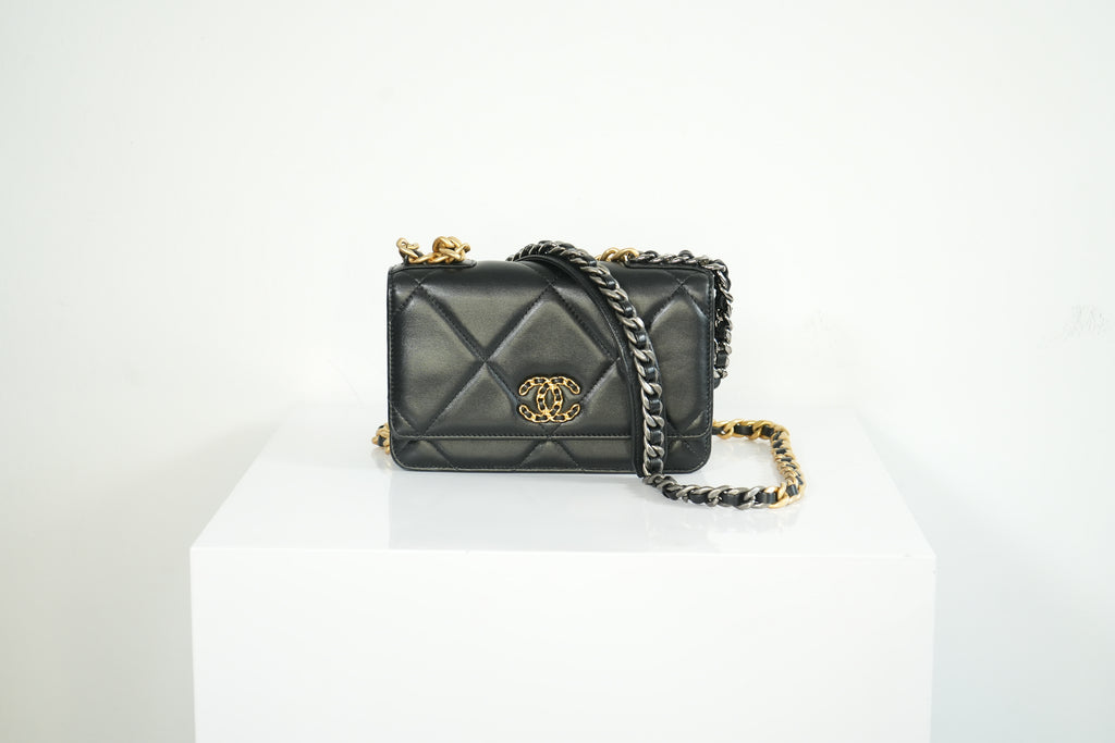 Chanel 19 Black Quilted Lambskin Wallet On Chain