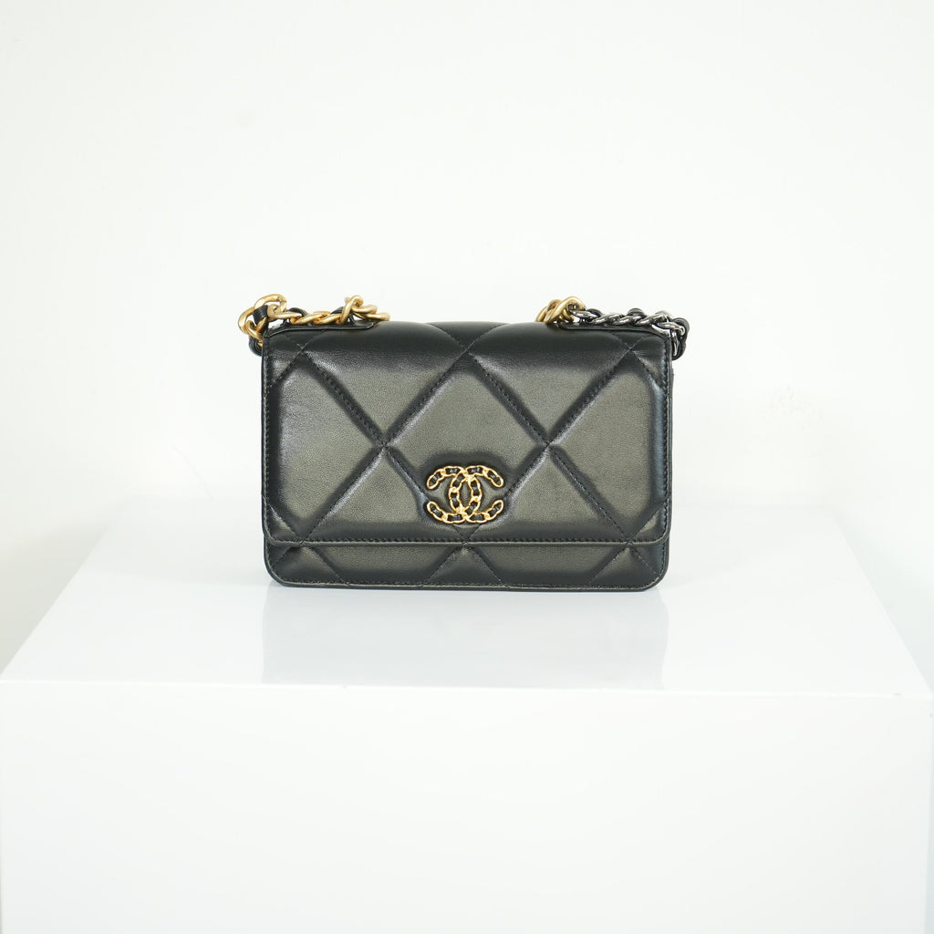 Chanel 19 Black Quilted Lambskin Wallet On Chain
