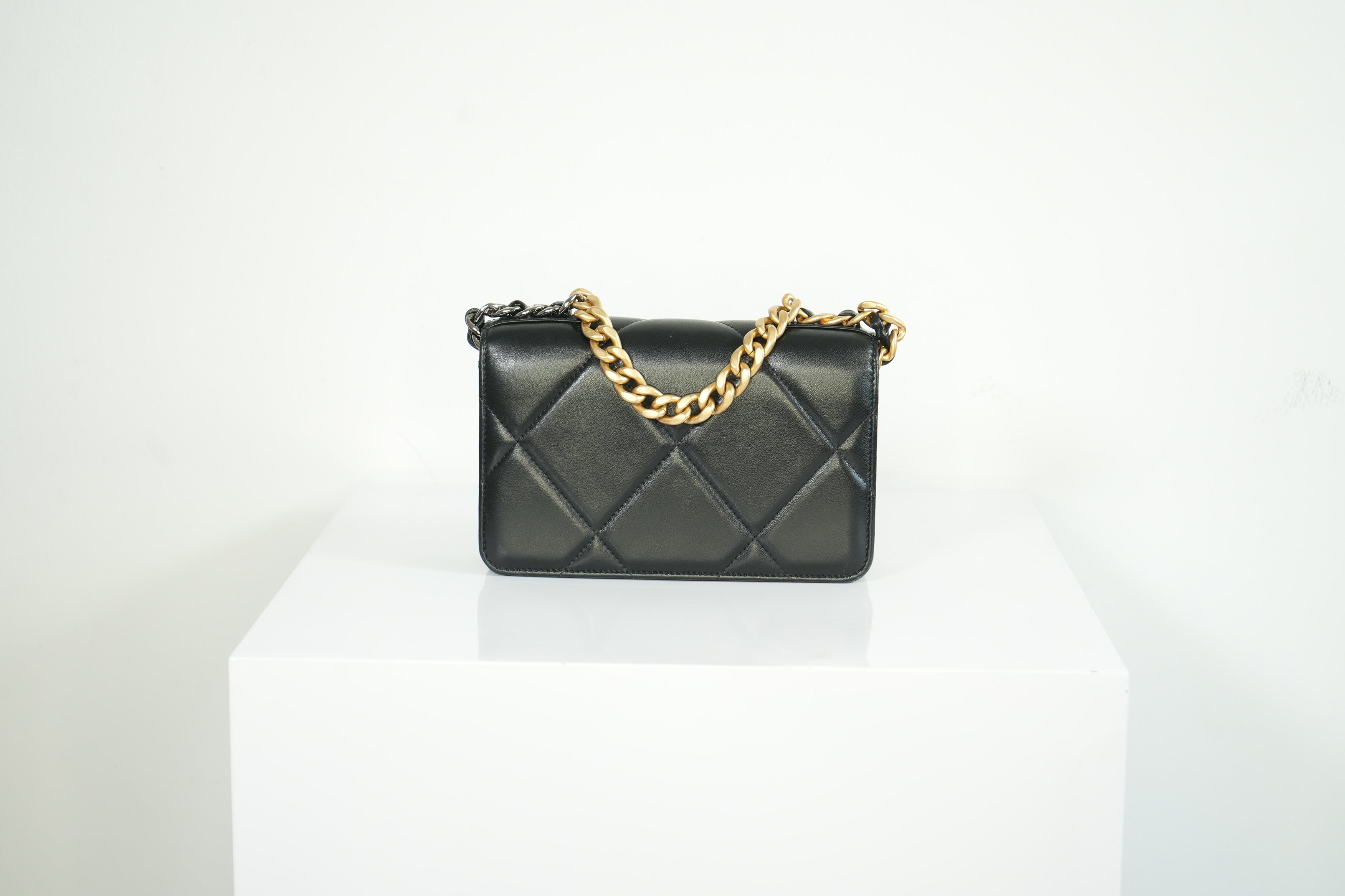 Chanel 19 Black Quilted Lambskin Wallet On Chain