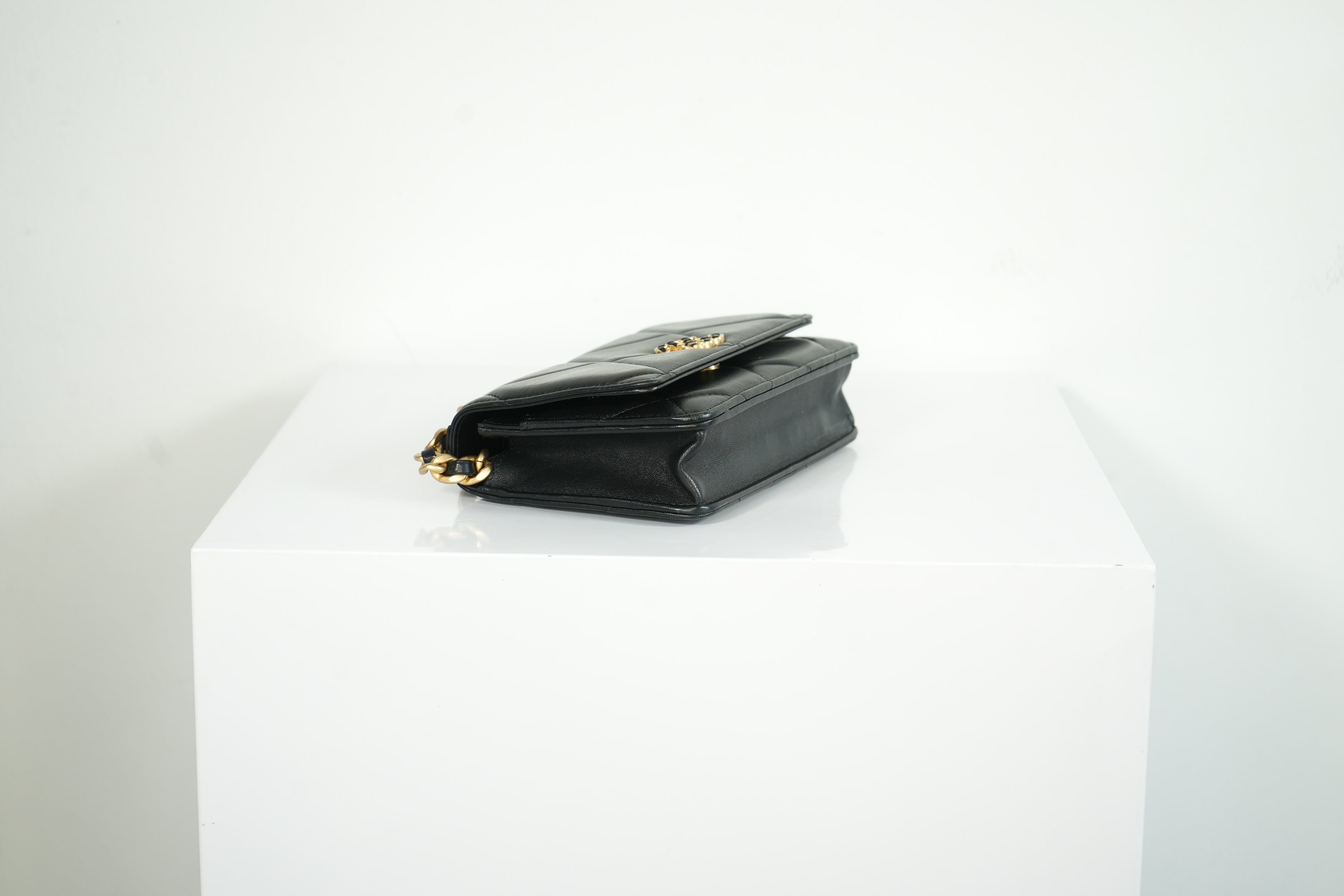 Chanel 19 Black Quilted Lambskin Wallet On Chain