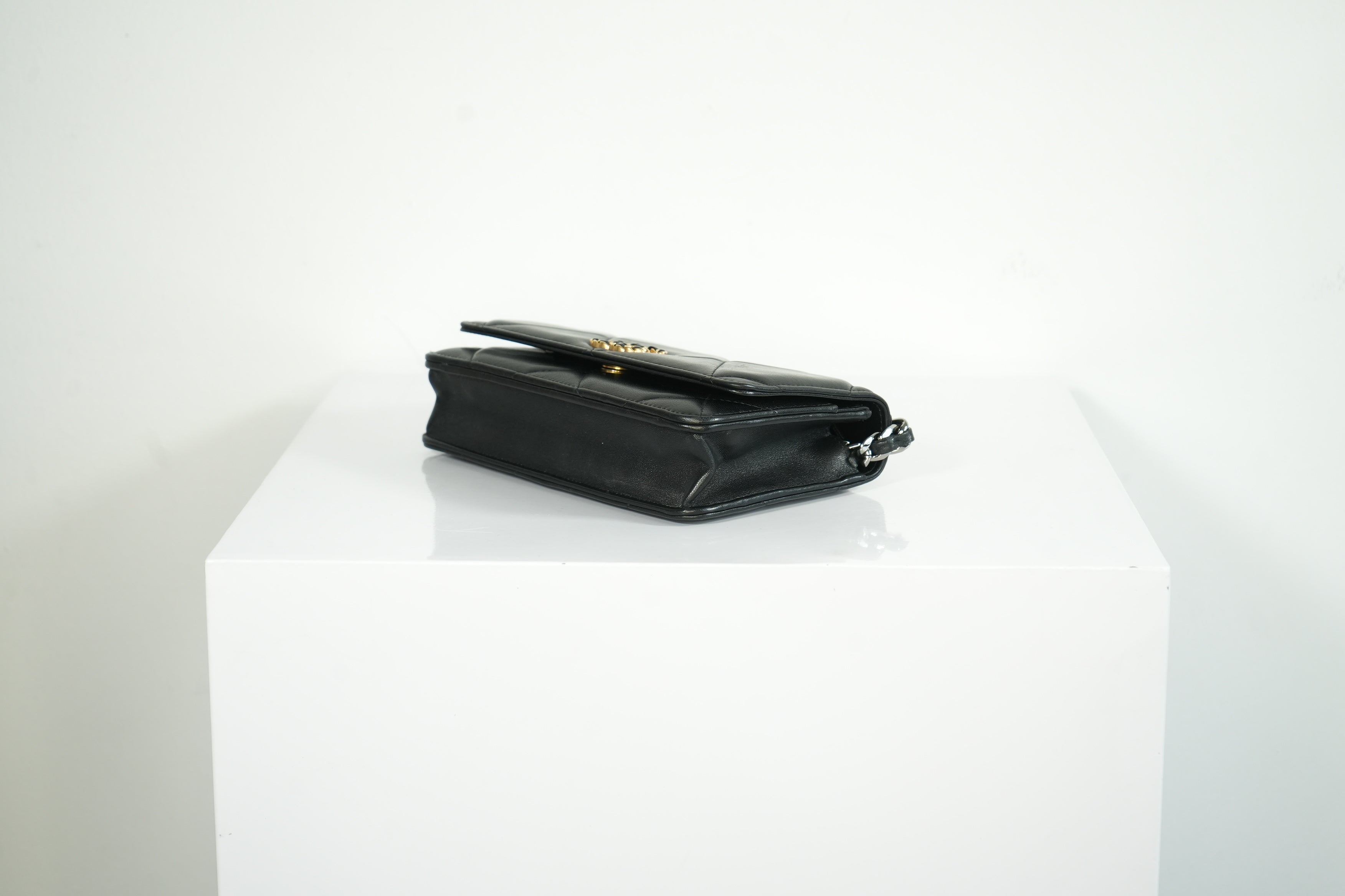 Chanel 19 Black Quilted Lambskin Wallet On Chain