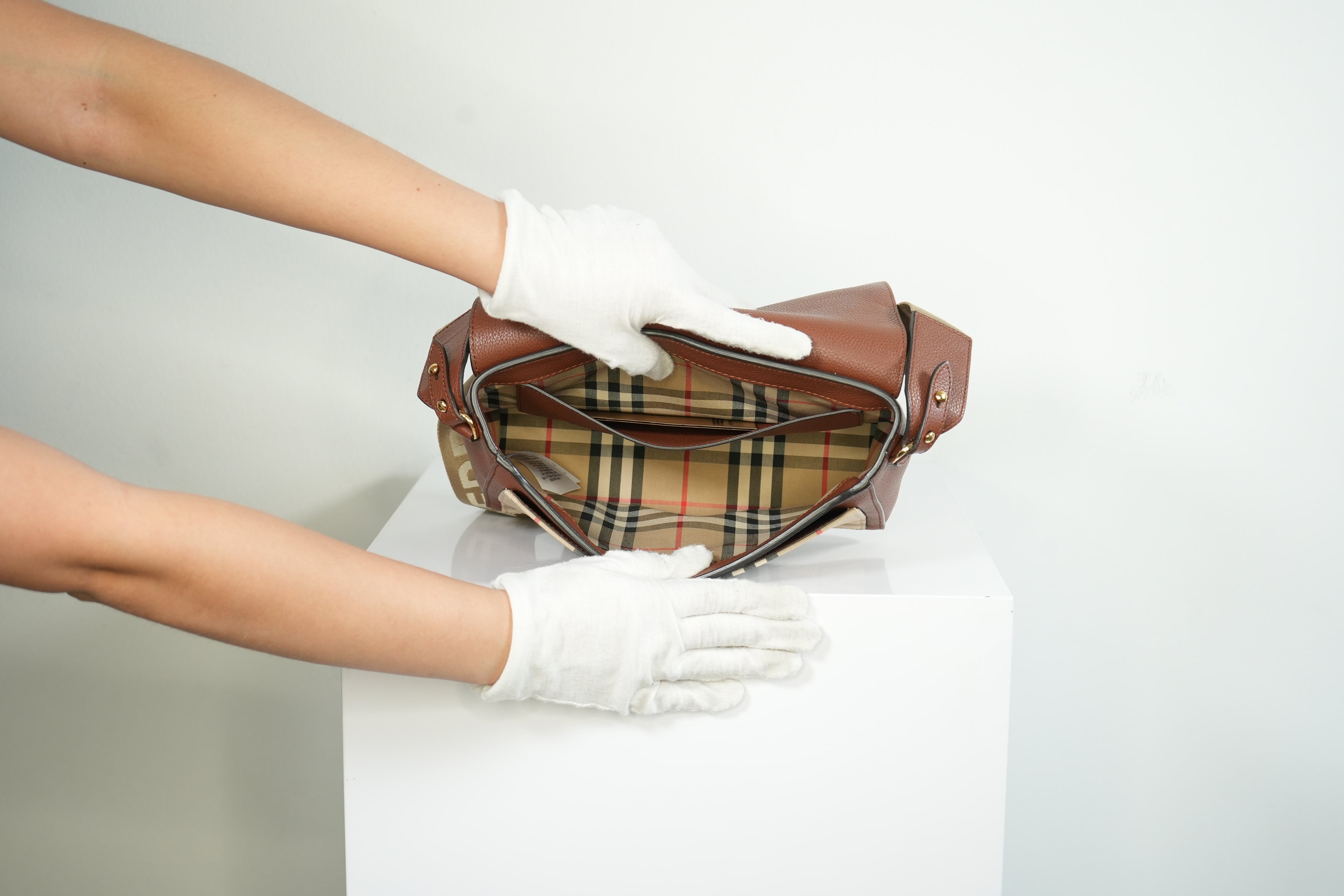 Burberry Tan Calfskin Vintage check note