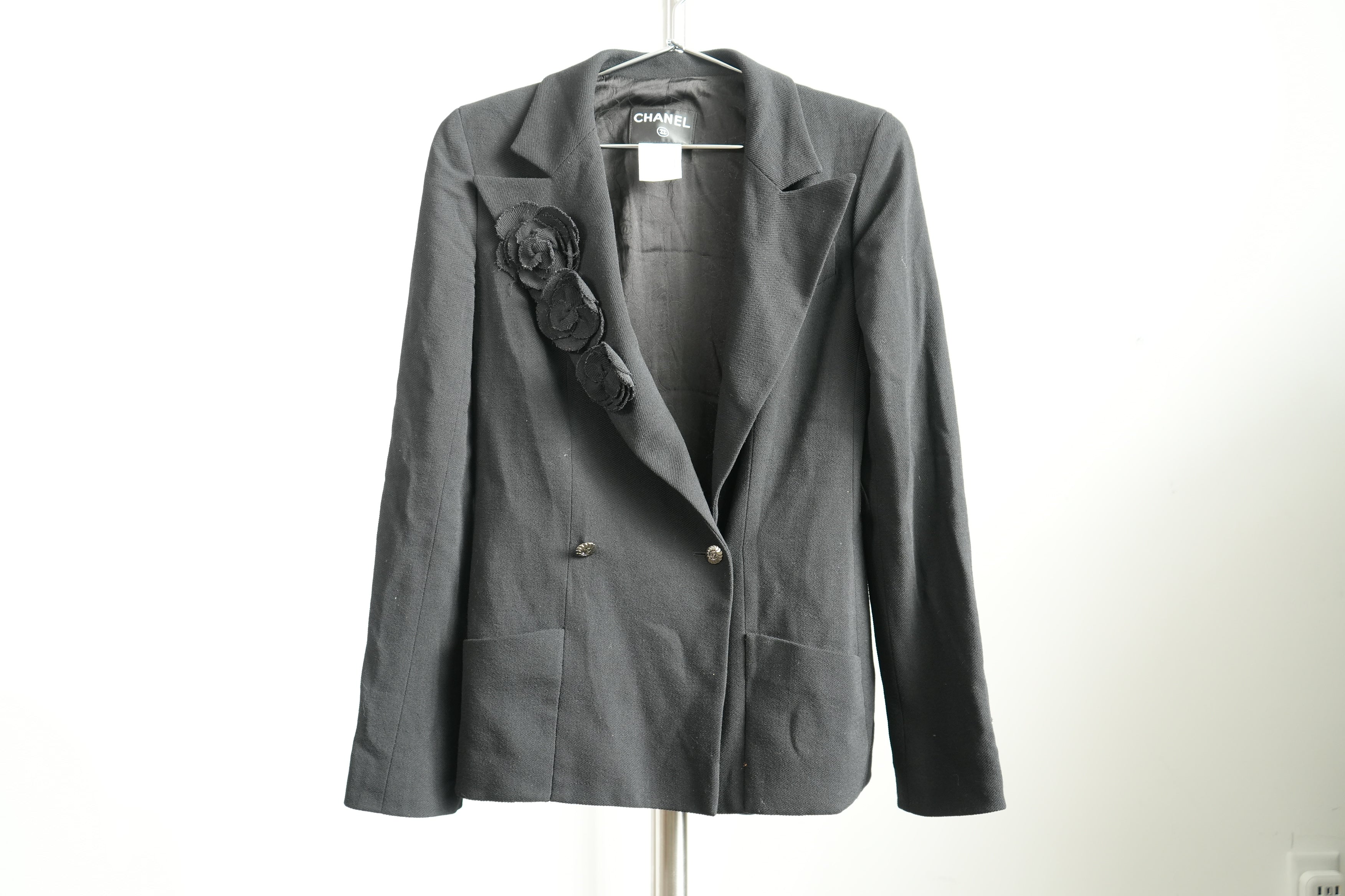 Vintage Chanel Black Wool Blend Camellia Flower Pin Blazer Jacket Size 36