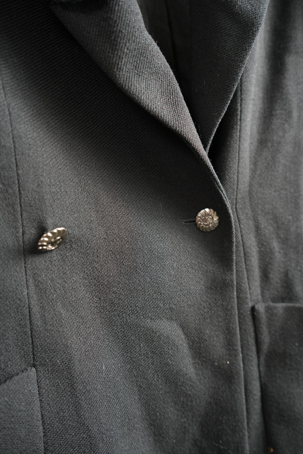 Vintage Chanel Black Wool Blend Camellia Flower Pin Blazer Jacket Size 36