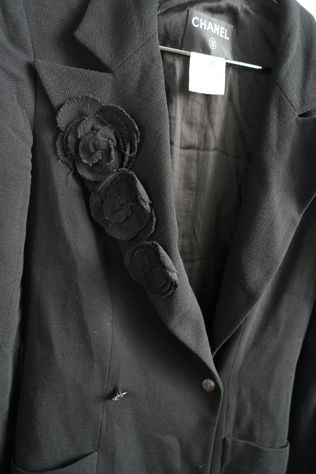 Vintage Chanel Black Wool Blend Camellia Flower Pin Blazer Jacket Size 36