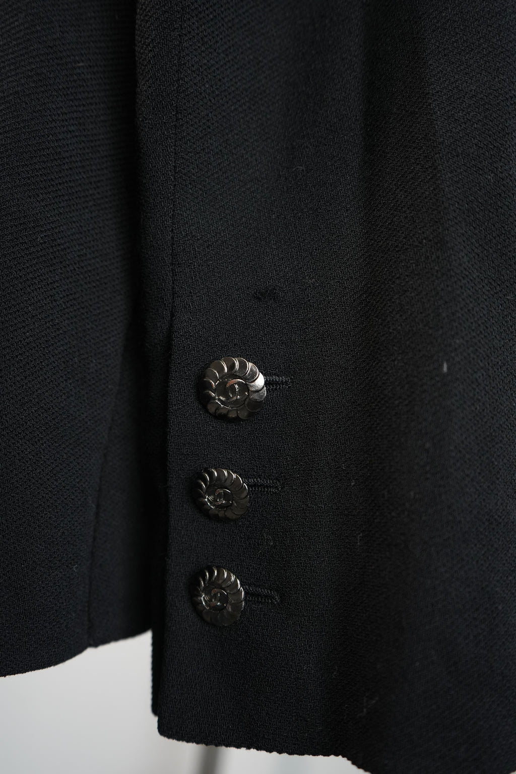 Vintage Chanel Black Wool Blend Camellia Flower Pin Blazer Jacket Size 36