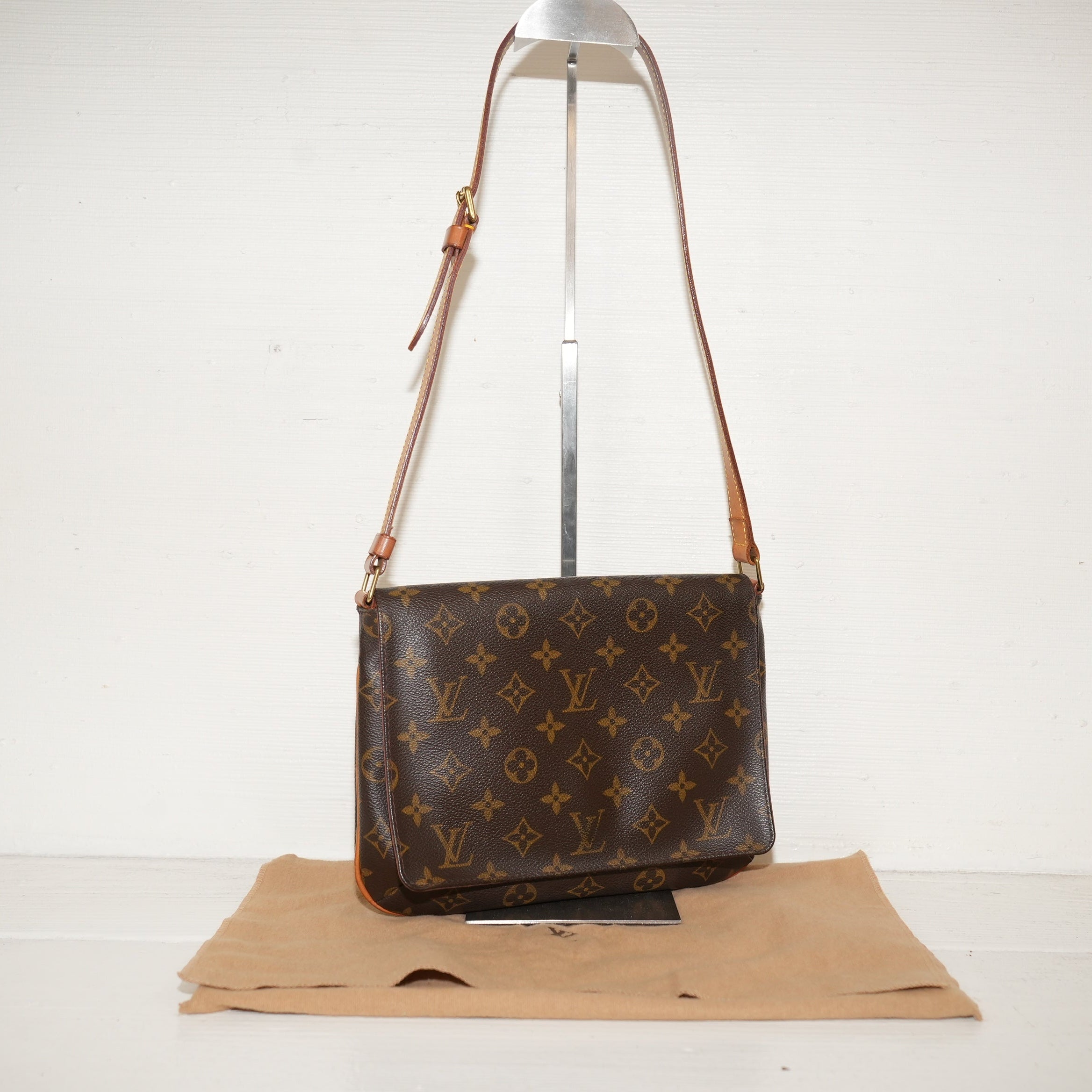 SF EXCLUSIVES: Louis Vuitton Musette Tango Short Strap Shoulder Bag