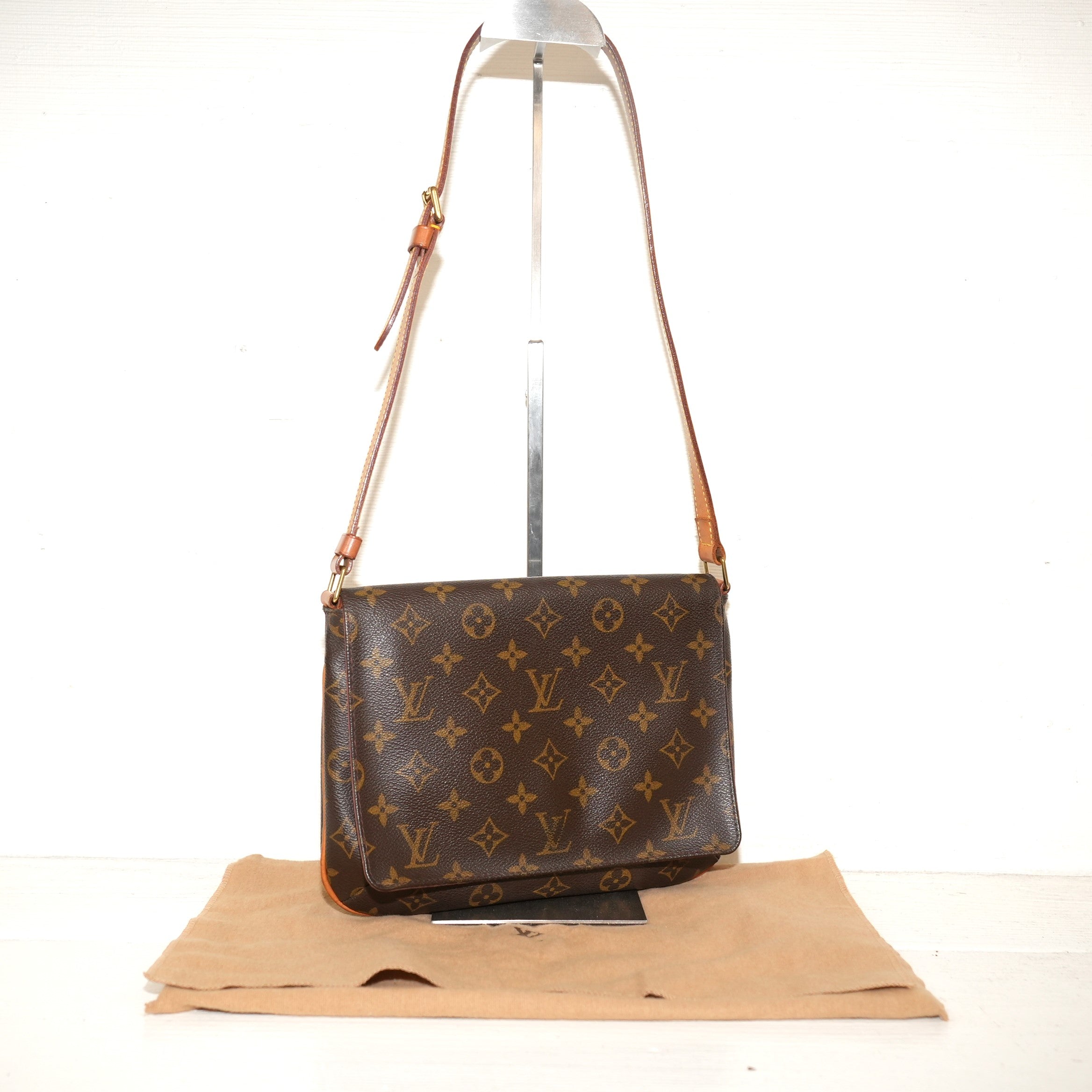 SF EXCLUSIVES: Louis Vuitton Musette Tango Short Strap Shoulder Bag