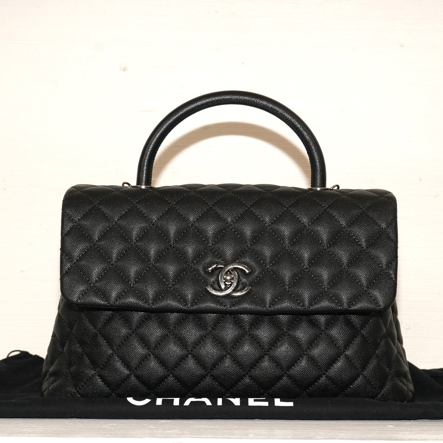 SF EXCLUSIVE: Chanel Coco Handle bag