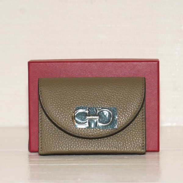 SF EXCLUSIVE: Salvatore Ferragamo Gancini Pebbled Leather Card Case Wallet