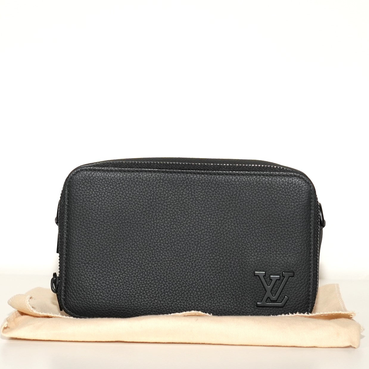 SF EXCLUSIVES: Louis Vuitton Alpha Wearable Wallet