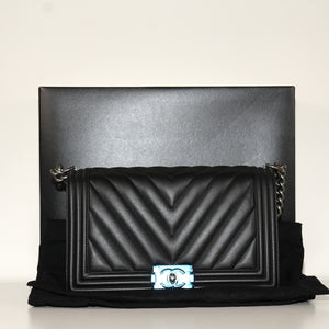 SF EXCLUSIVE: NEW Chanel Boy Bag Large Quilted Lambskin Leather Shoulder Bag