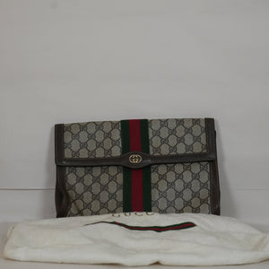 SF EXCLUSIVE: Gucci GG-Supreme Coated Canvas Clutch