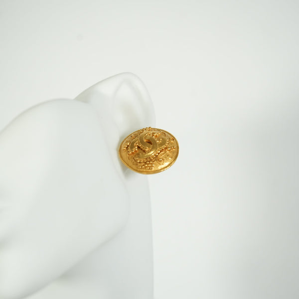 Chanel CC Logo Gold-Plated Clip On Earrings