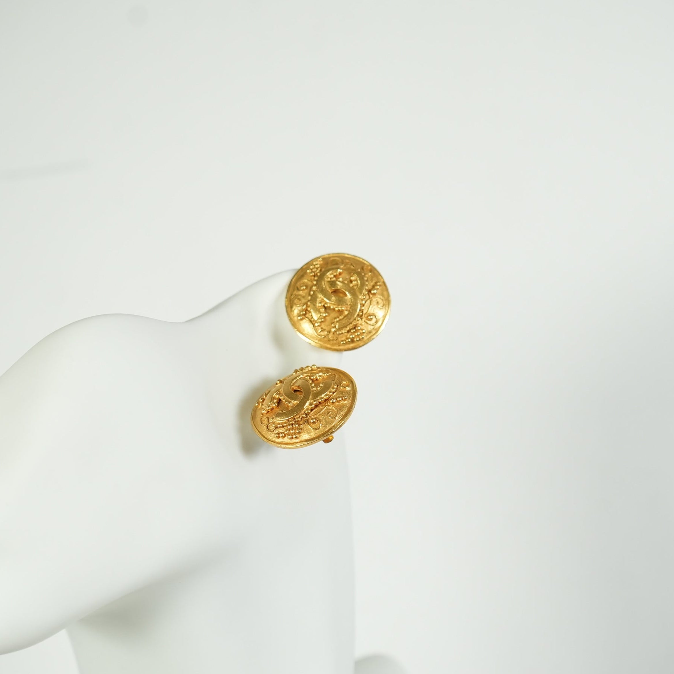 Chanel CC Logo Gold-Plated Clip On Earrings