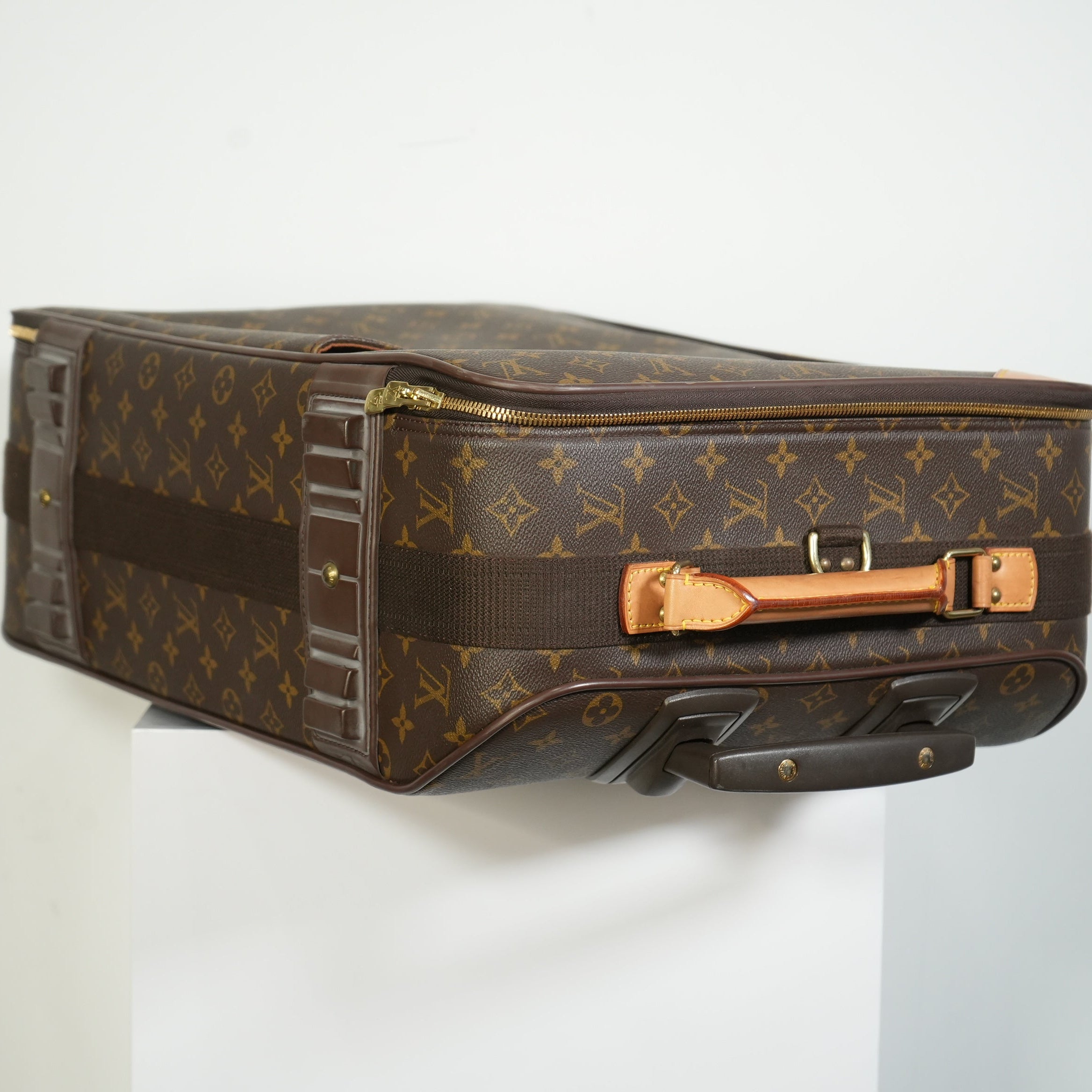 Louis Vuitton Carry On Luggage