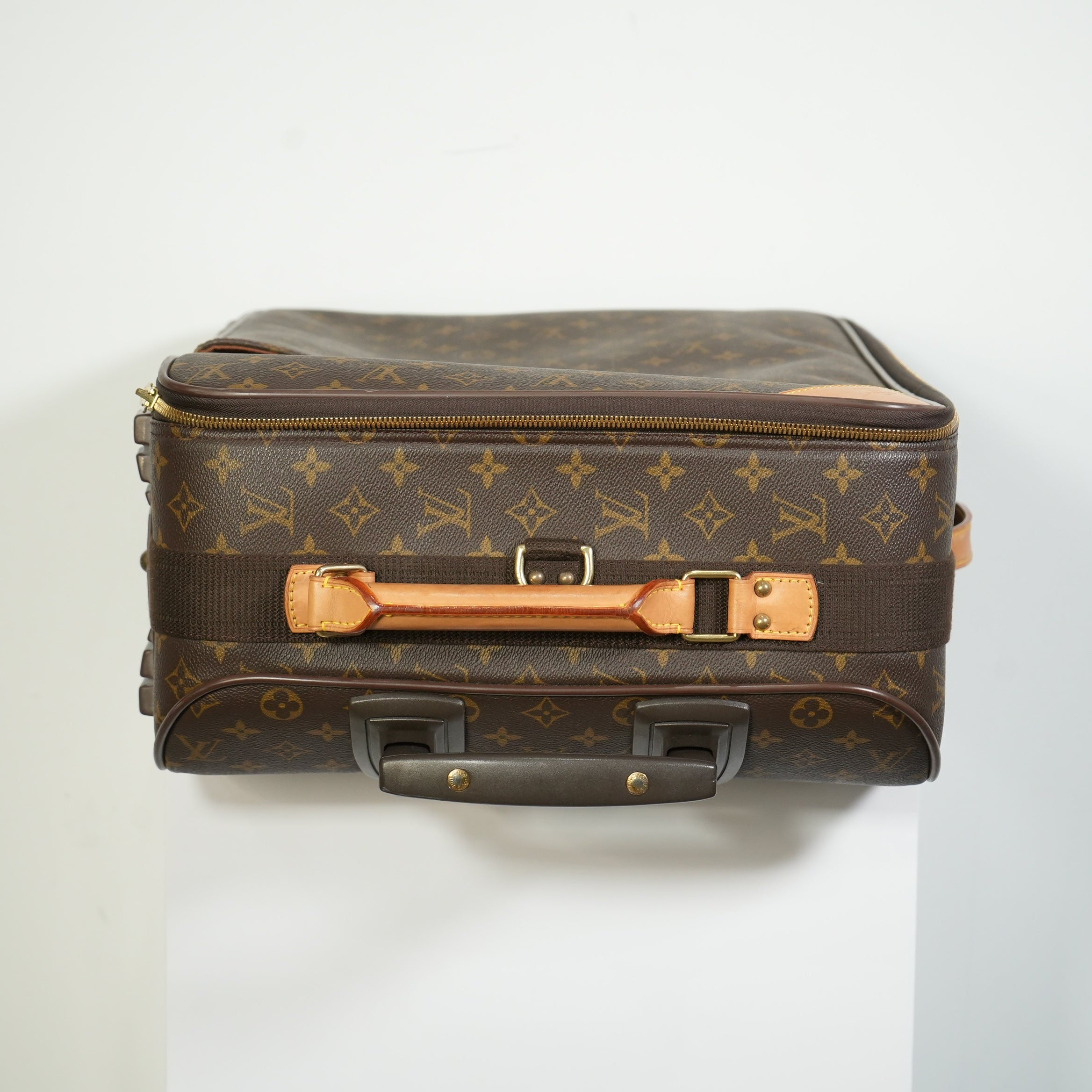 Louis Vuitton Carry On Luggage