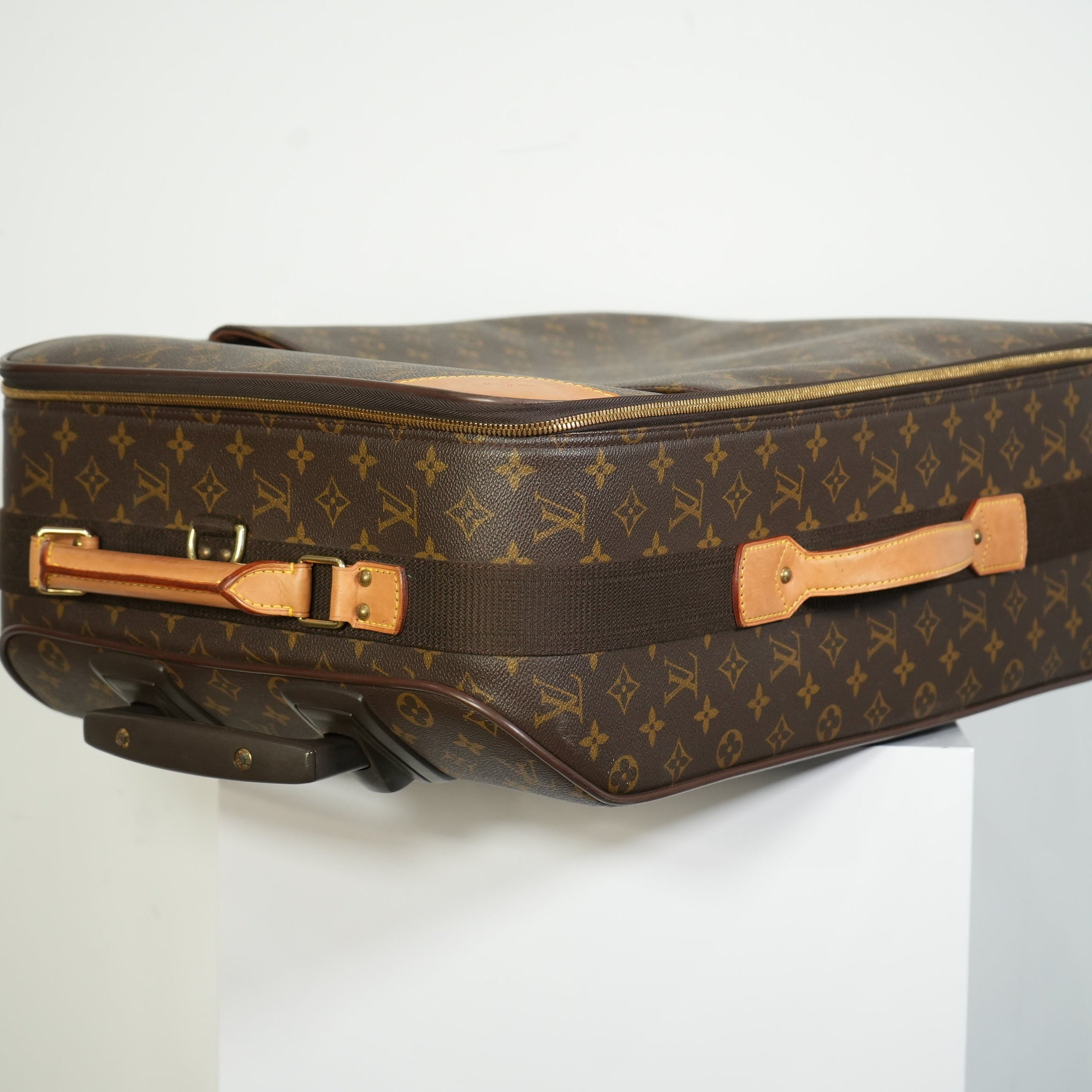 Louis Vuitton Carry On Luggage
