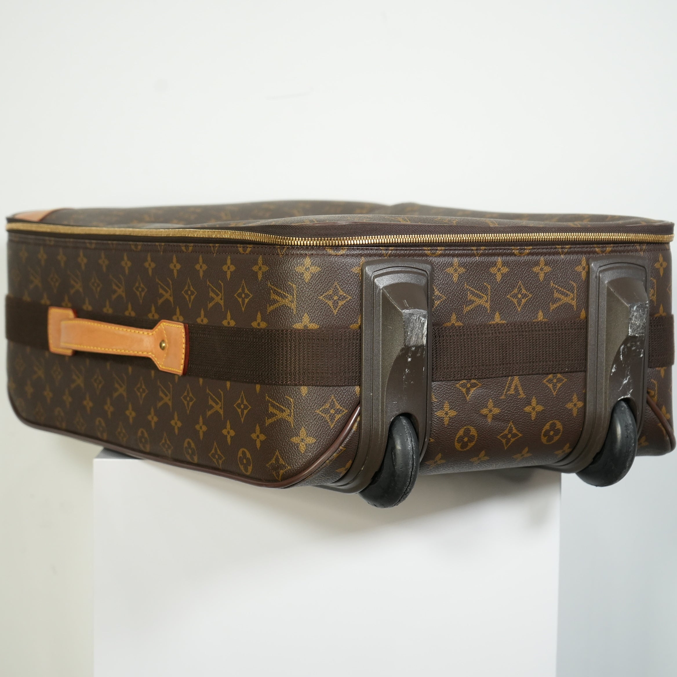 Louis Vuitton Carry On Luggage