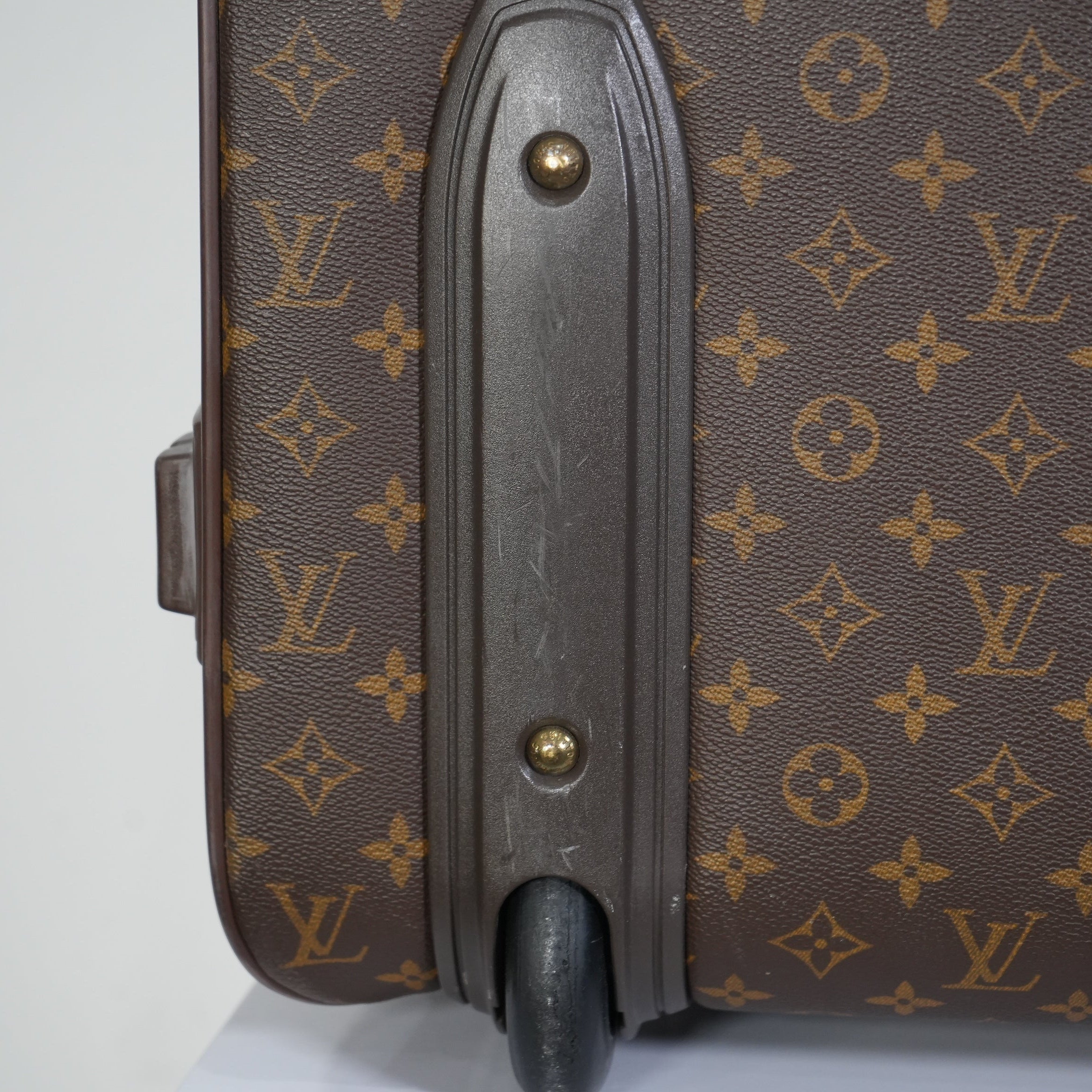 Louis Vuitton Carry On Luggage