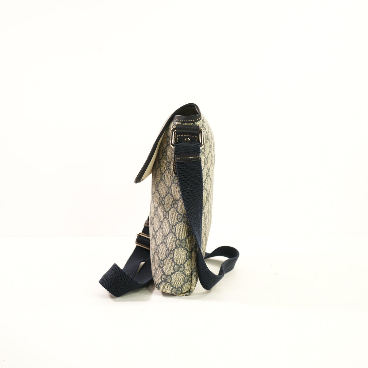 Gucci GG Supreme Crossbody Bag in Blue Monogram