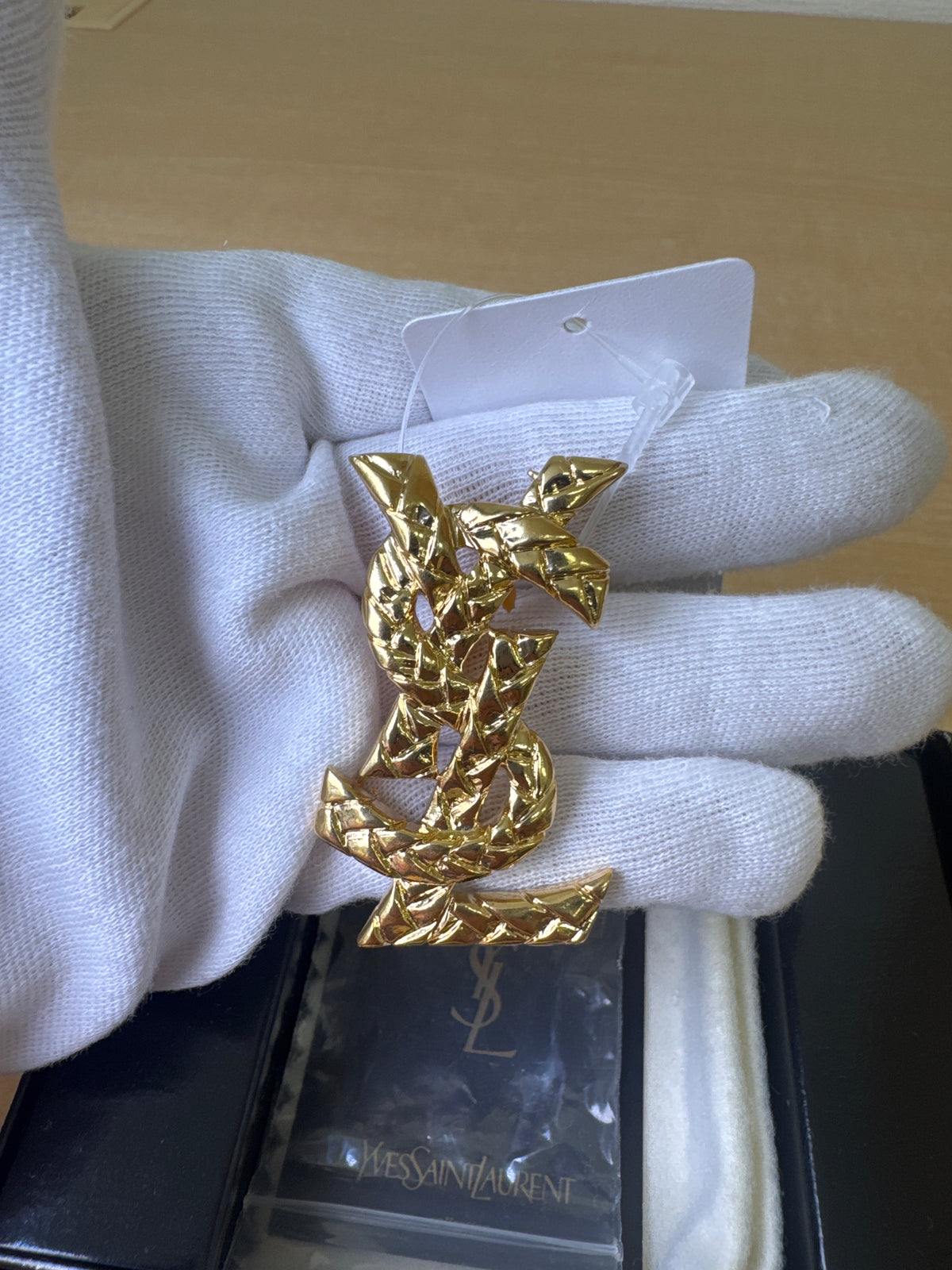 Japan Exclusive: Yves Saint Laurent Gold Brooch   Accessory