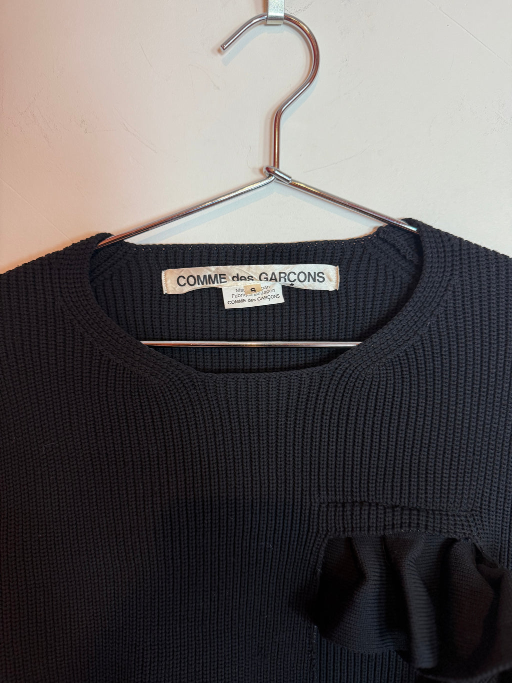 Vintage Comme des Garçons Black Ruffle Cutout Knit Pullover Sweater Small